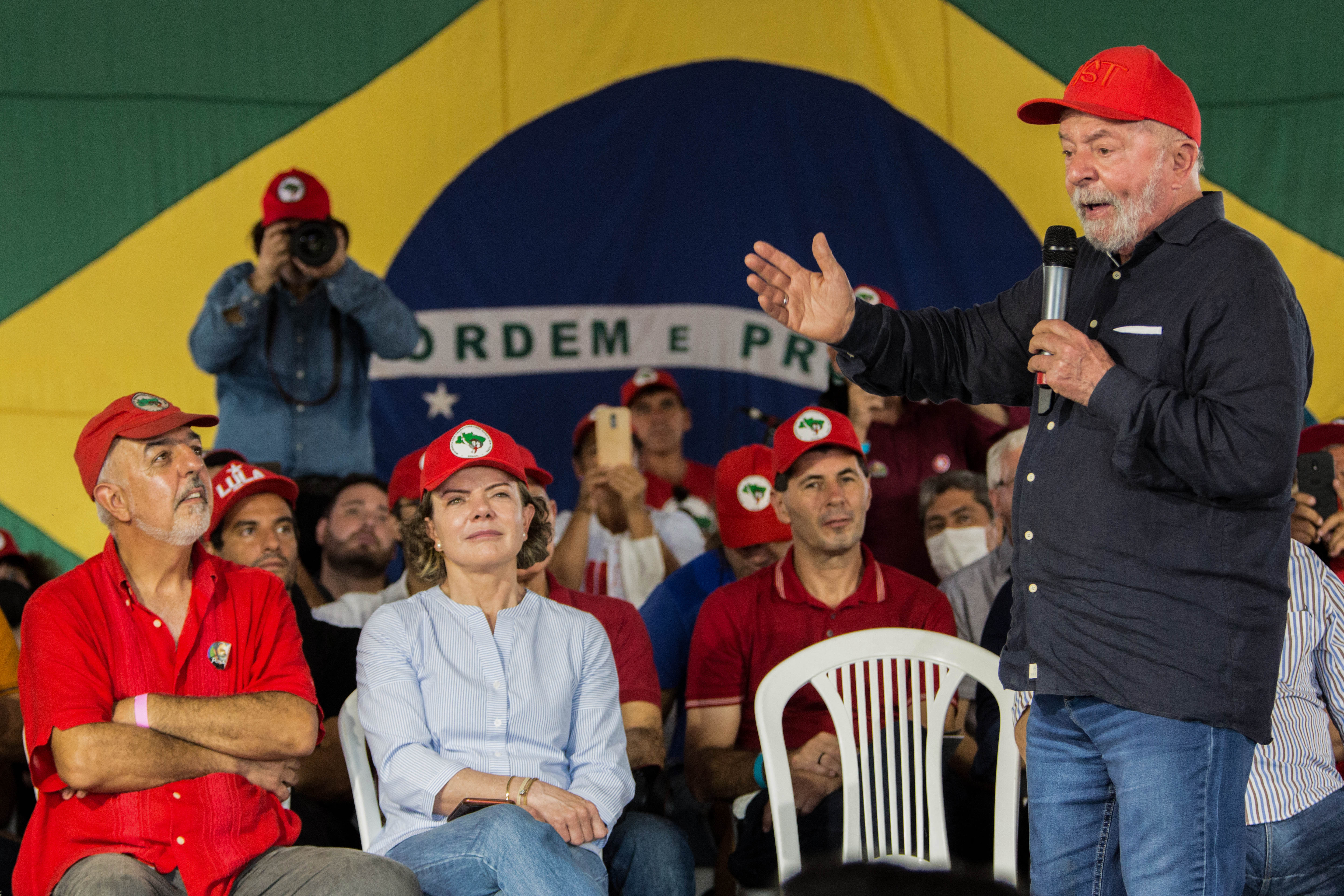 Lula currently holds a comfortable lead over Bolsonaro in opinion polls