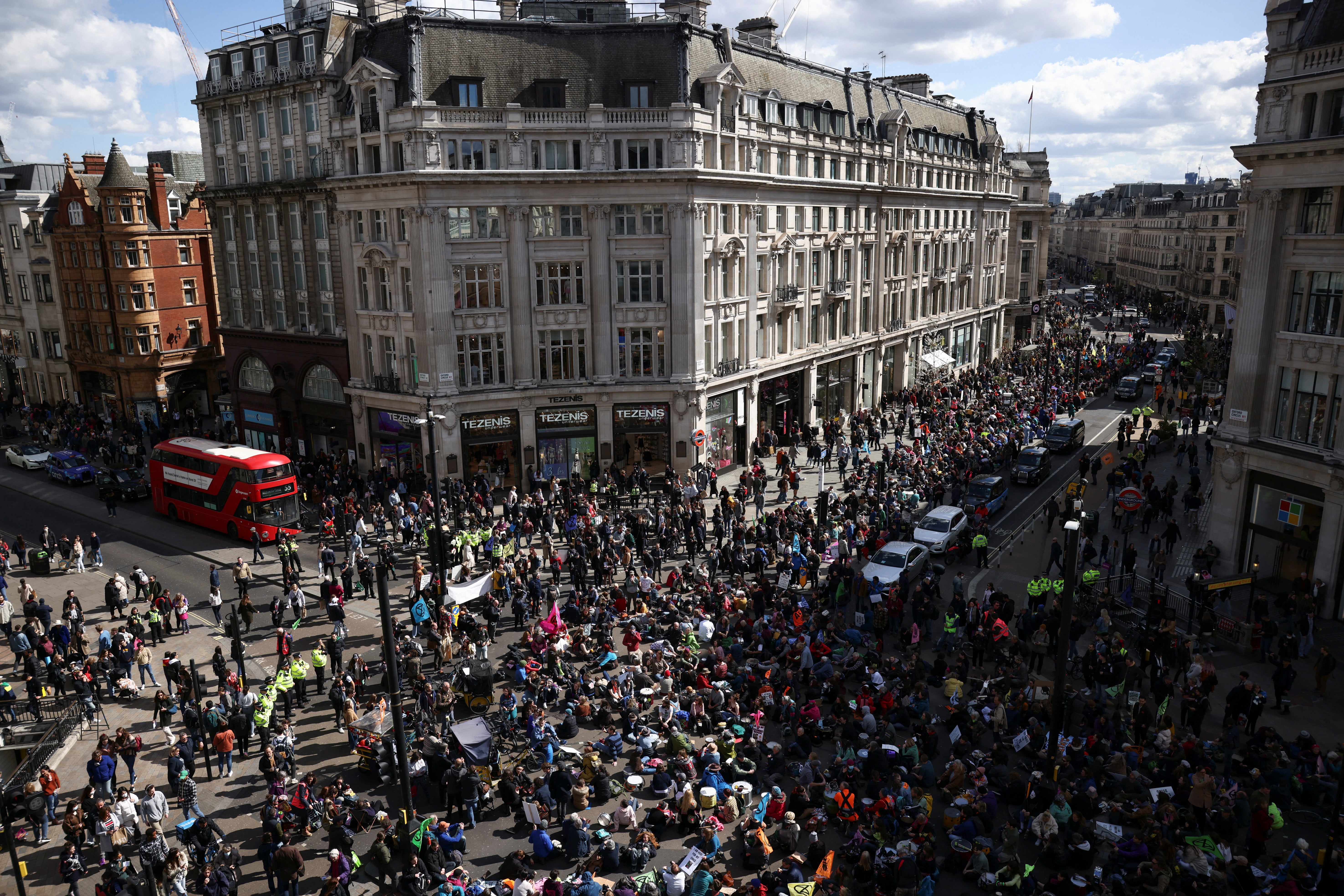 The Metropolitan police said they had specialist teams on standby to un-lock or de-glue protesters