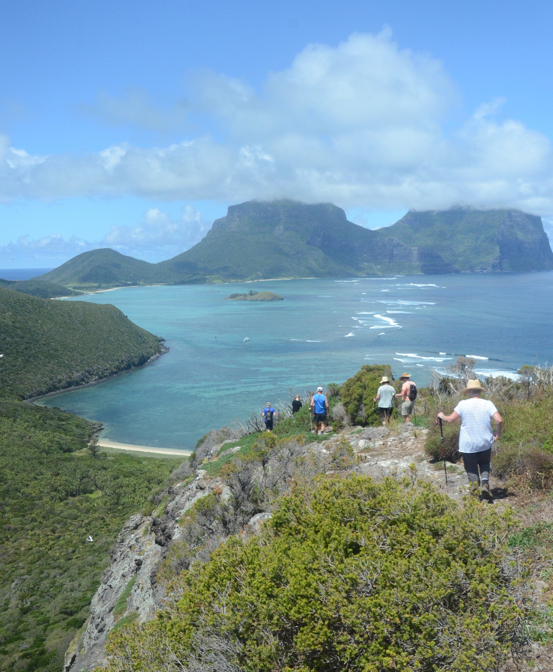 Clambering down the ridge from Kim’s Lookout