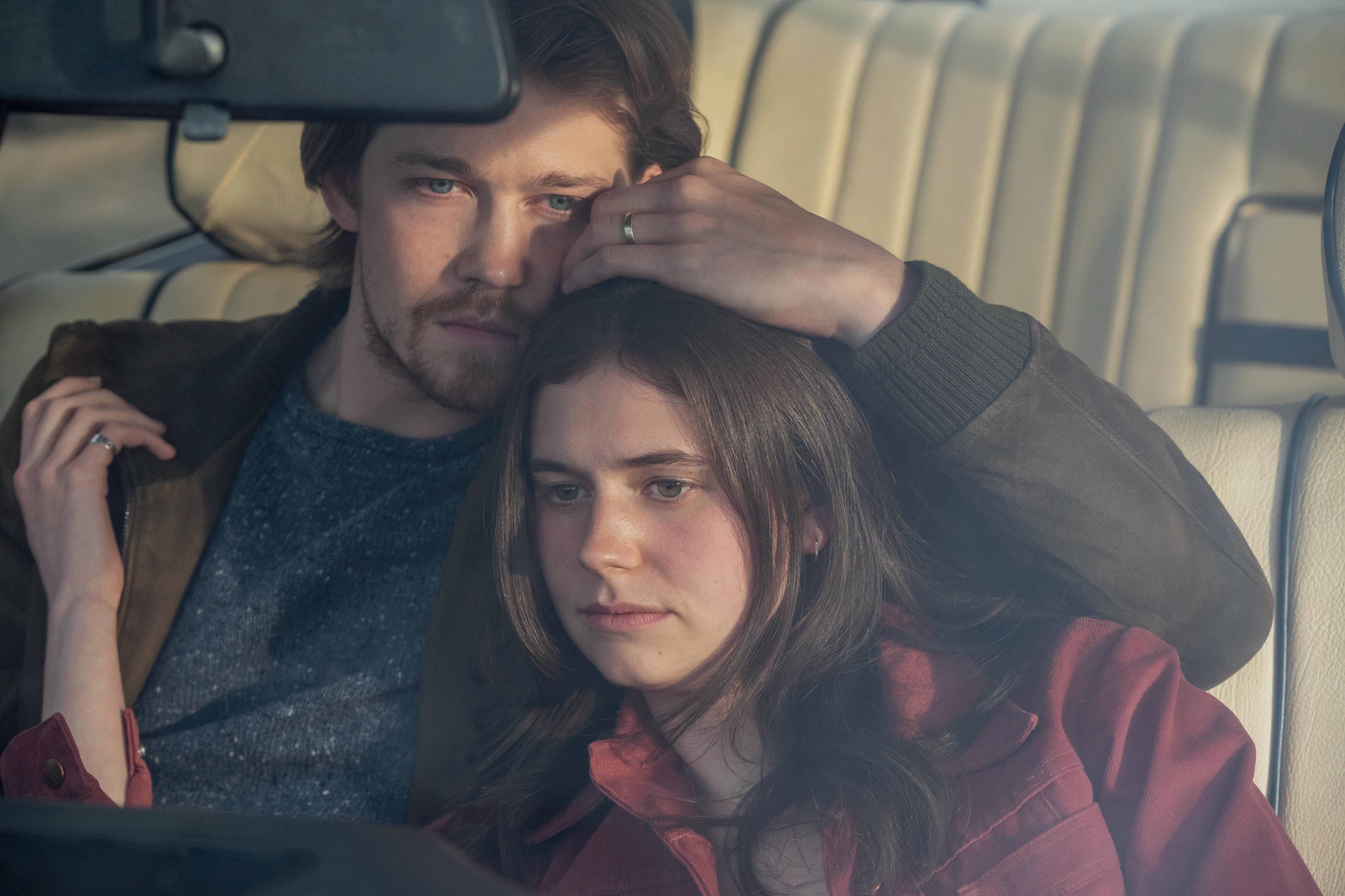 Joe Alwyn and Alison Oliver in ‘Conversations with Friends’