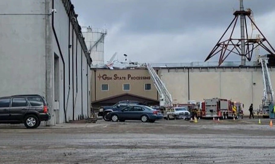 Plane crashes into factory in Heyburn, Idaho