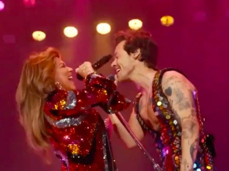 Shania Twain se presenta con Harry Styles en Coachella 2022