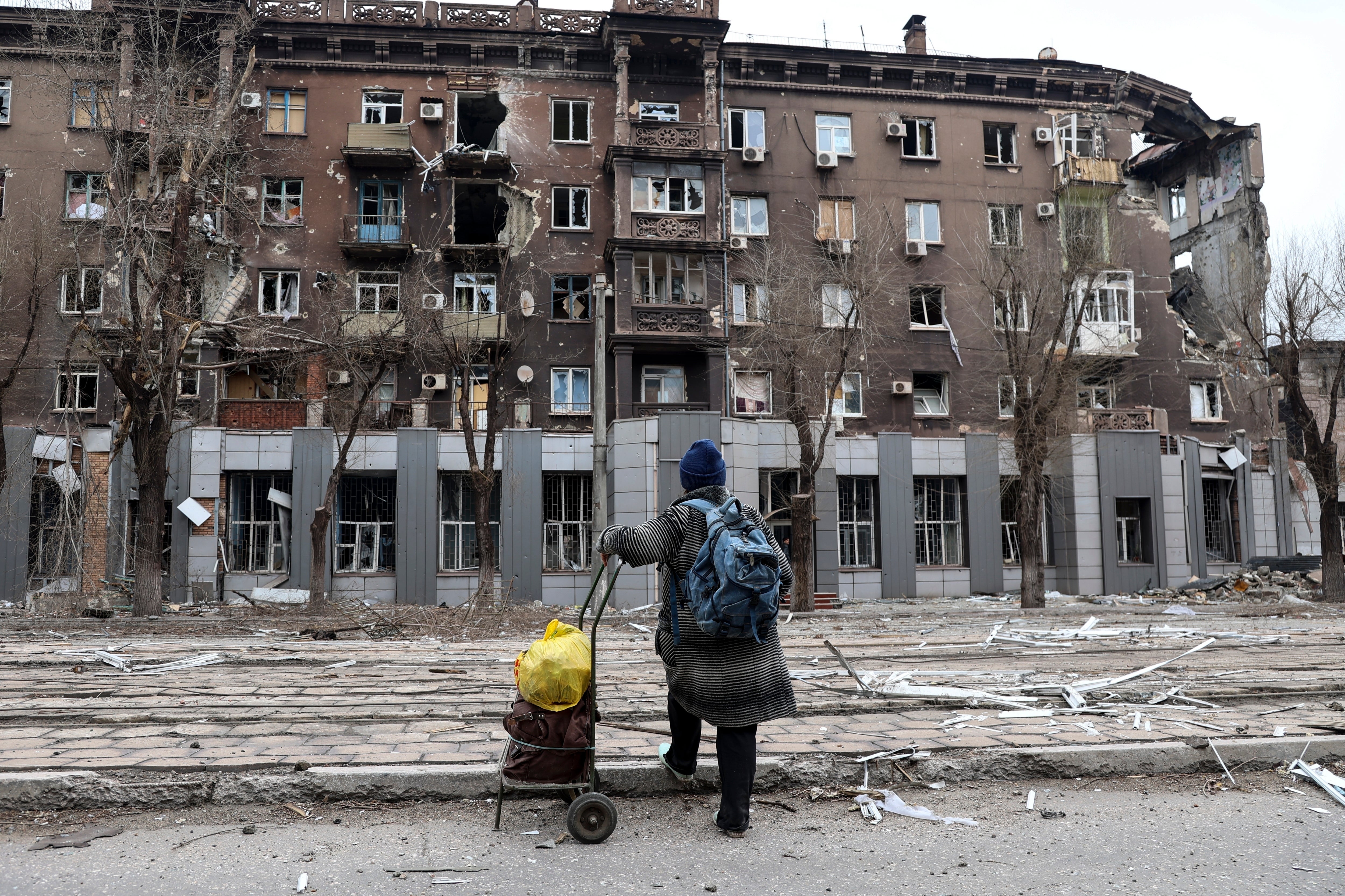 Russia gave a window for Ukranians to leave devastated Mariupol