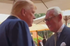 Trump and Roger Stone reunite at Mar-a-Lago as he tells former president Gov. DeSantis is ‘a piece of s***’