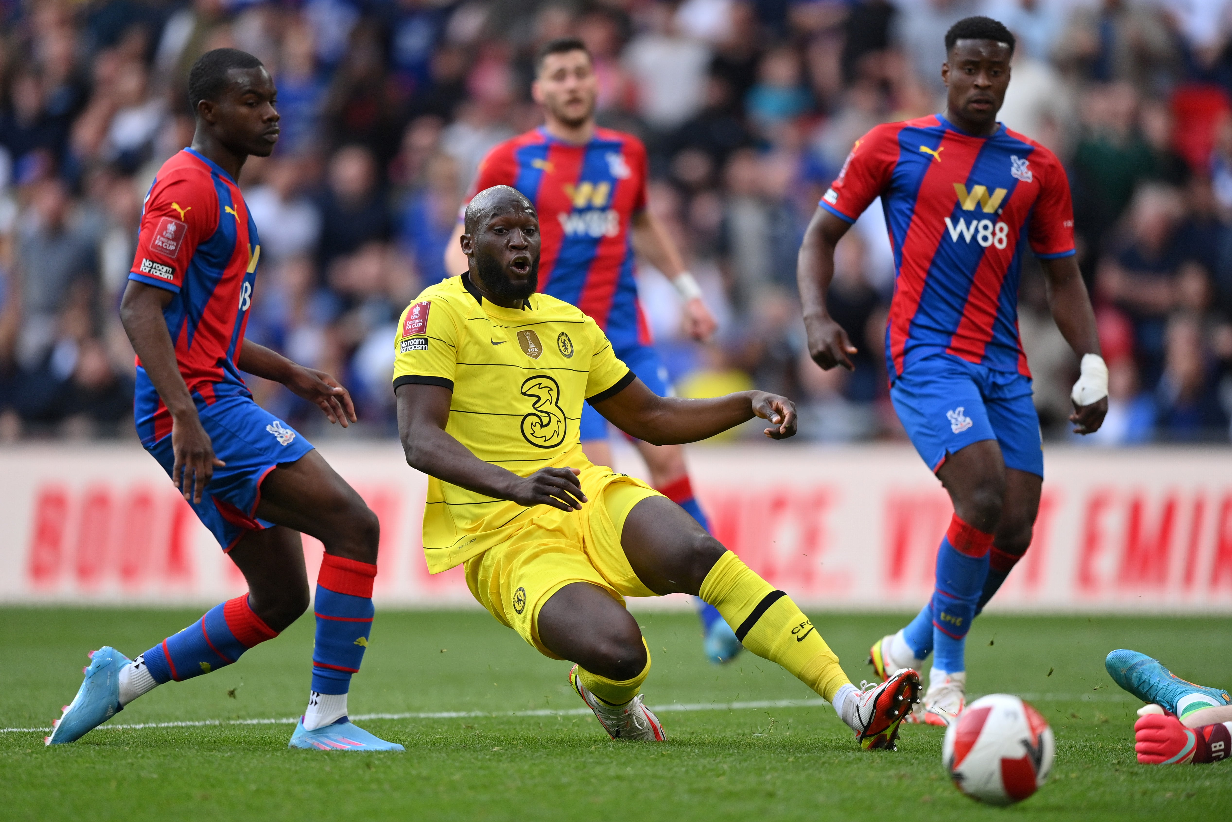 Romelu Lukaku missed some shots in the FA Cup semi-final