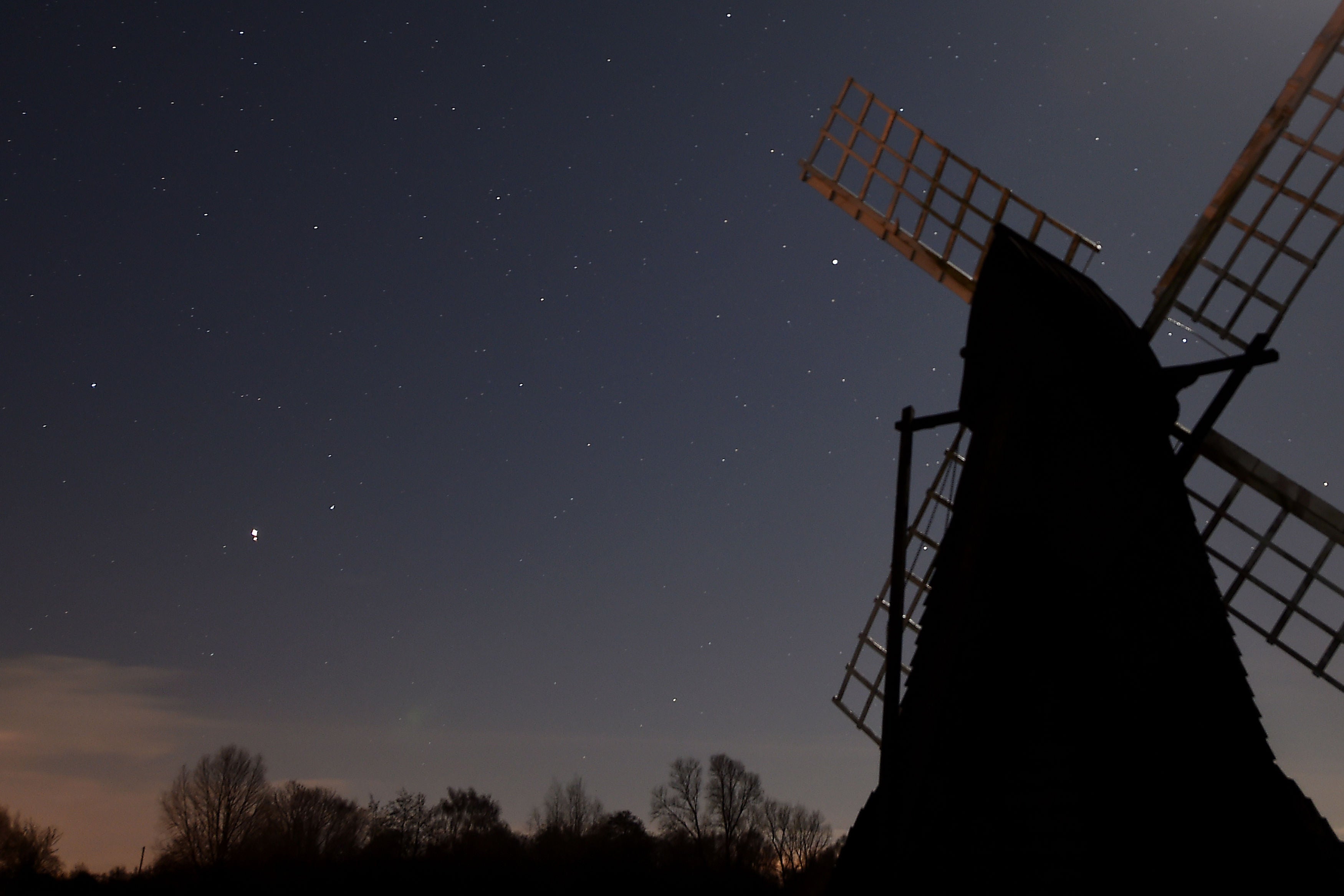 Venus, Mars, Jupiter and Saturn will align in a cosmic treat for skygazers (Joe Giddens/PA)