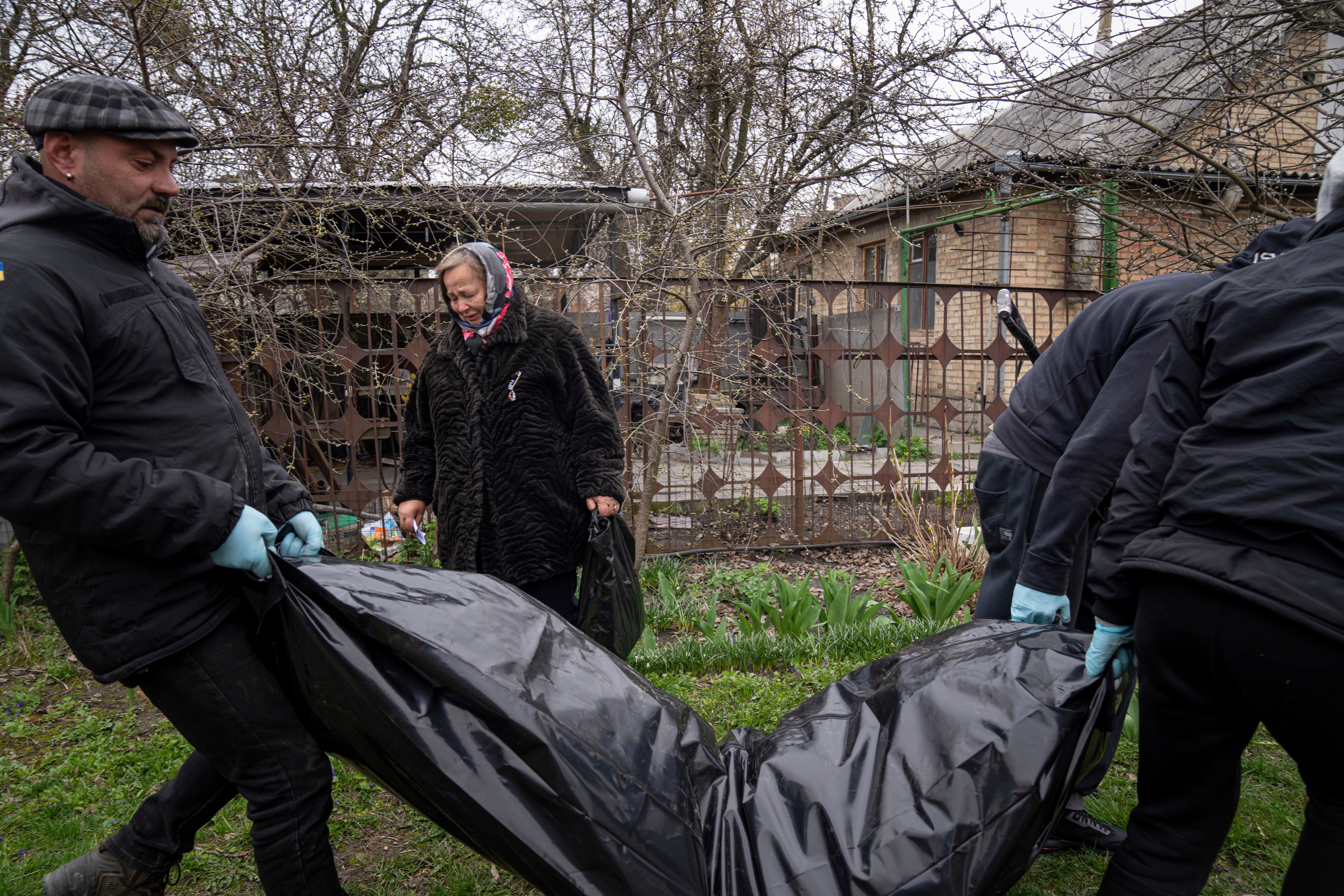 Russia Ukraine War Cemetery Worker Photo Gallery