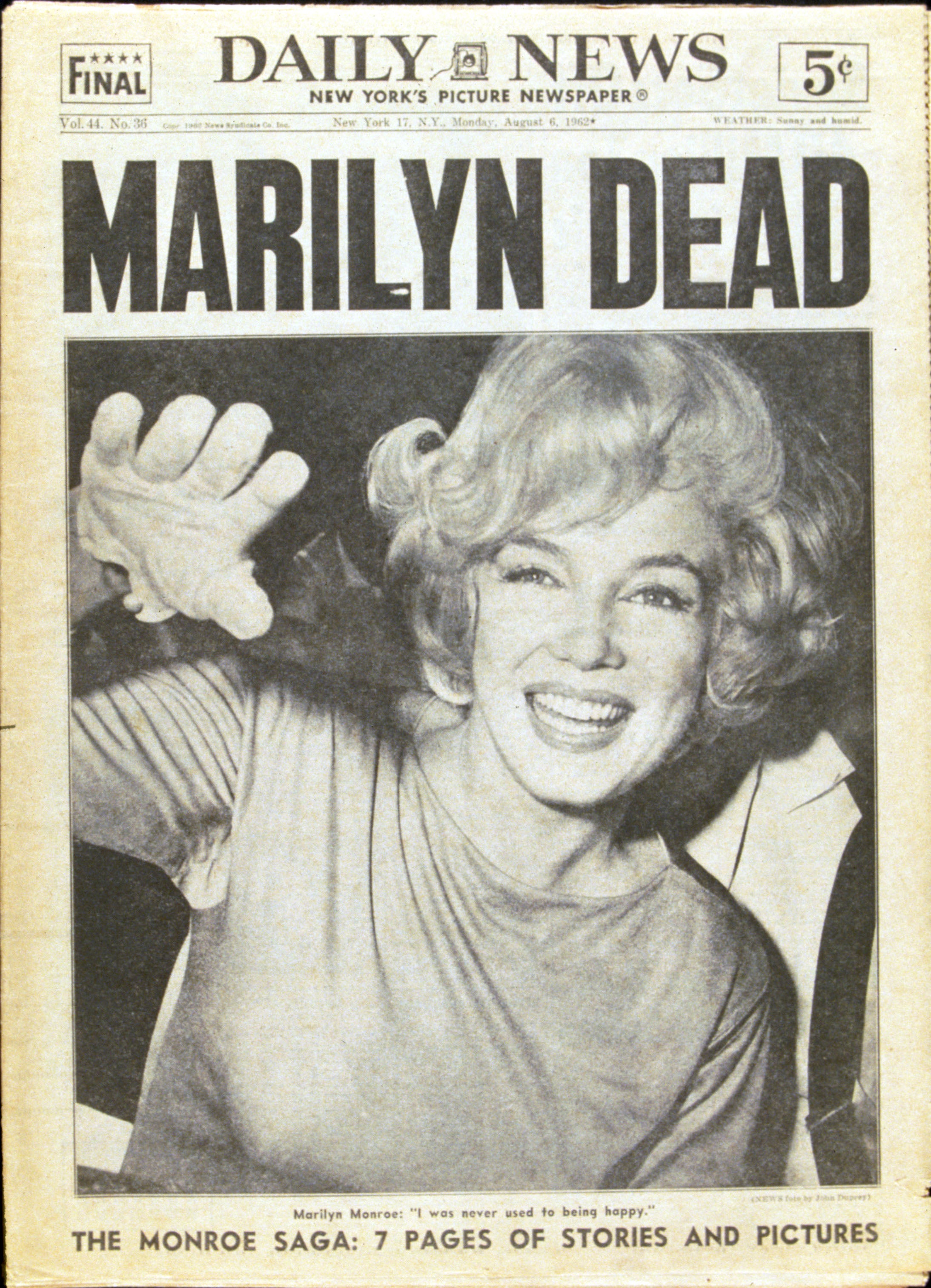 New York’s ‘Daily News’ newspaper reports Monroe’s death in August 1962