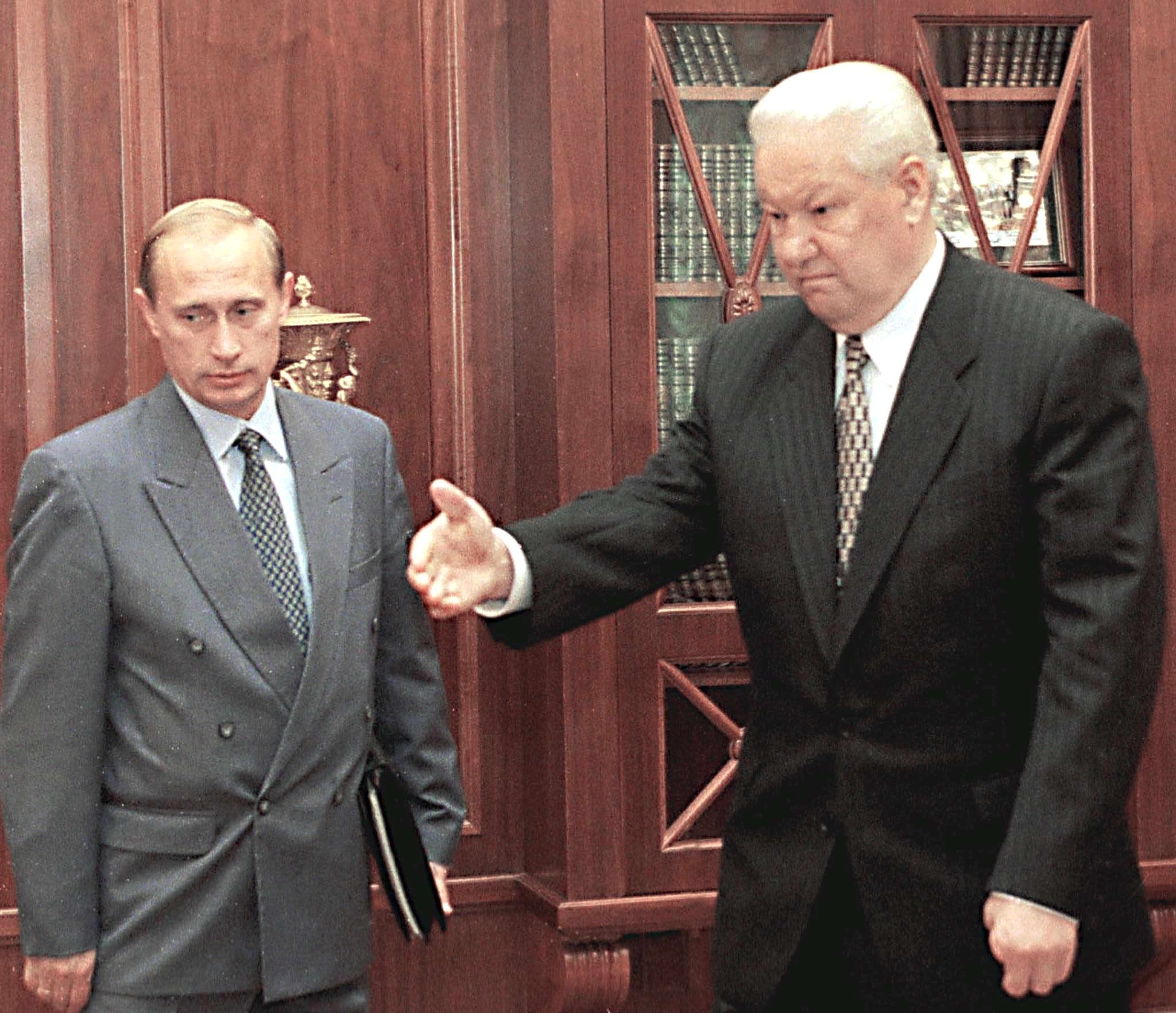 Boris Yeltsin with then national security chief Vladimir Putin