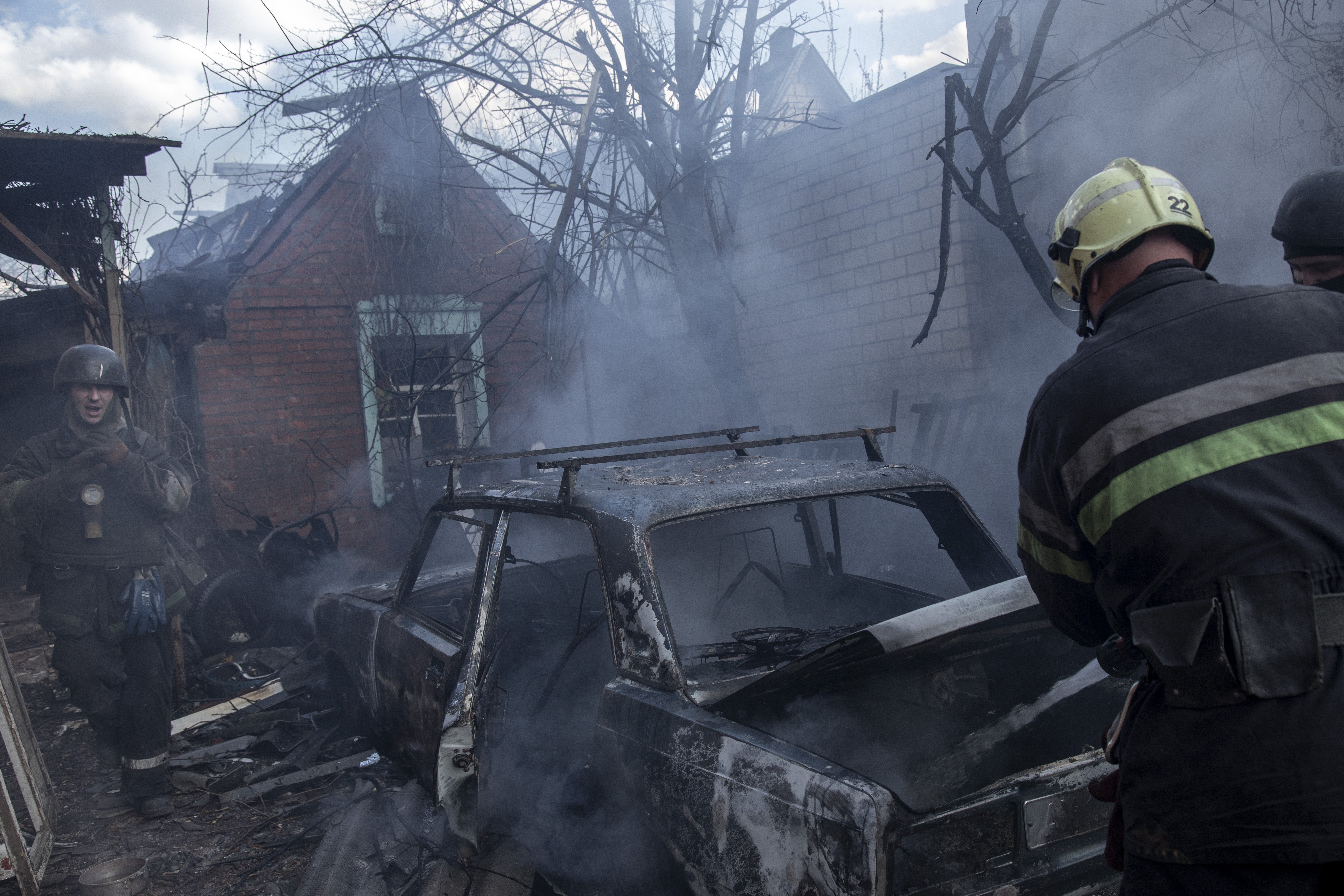 Ukraine news – live: Russia cuts off gas to Poland, imposes sanctions on 287 UK MPs