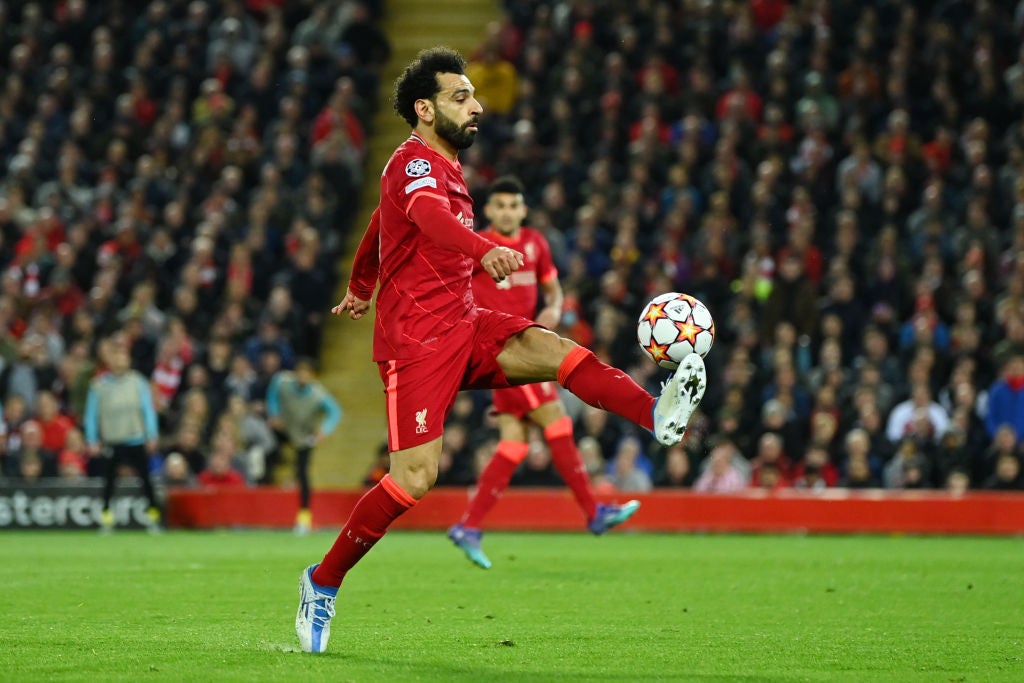 Salah controls the ball during the match against Villarreal