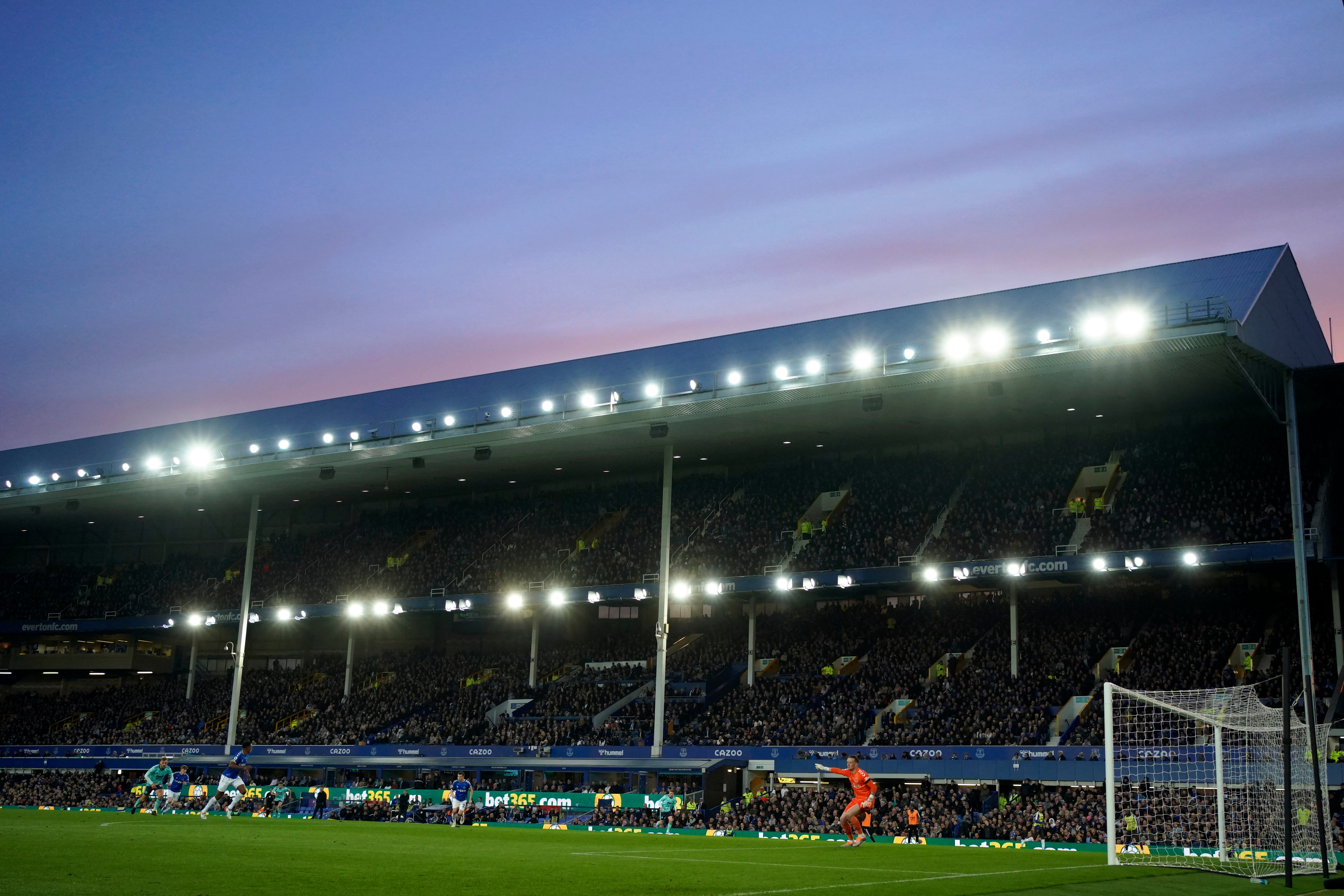 The atmosphere at Goodison Park could help save Everton from ignominy