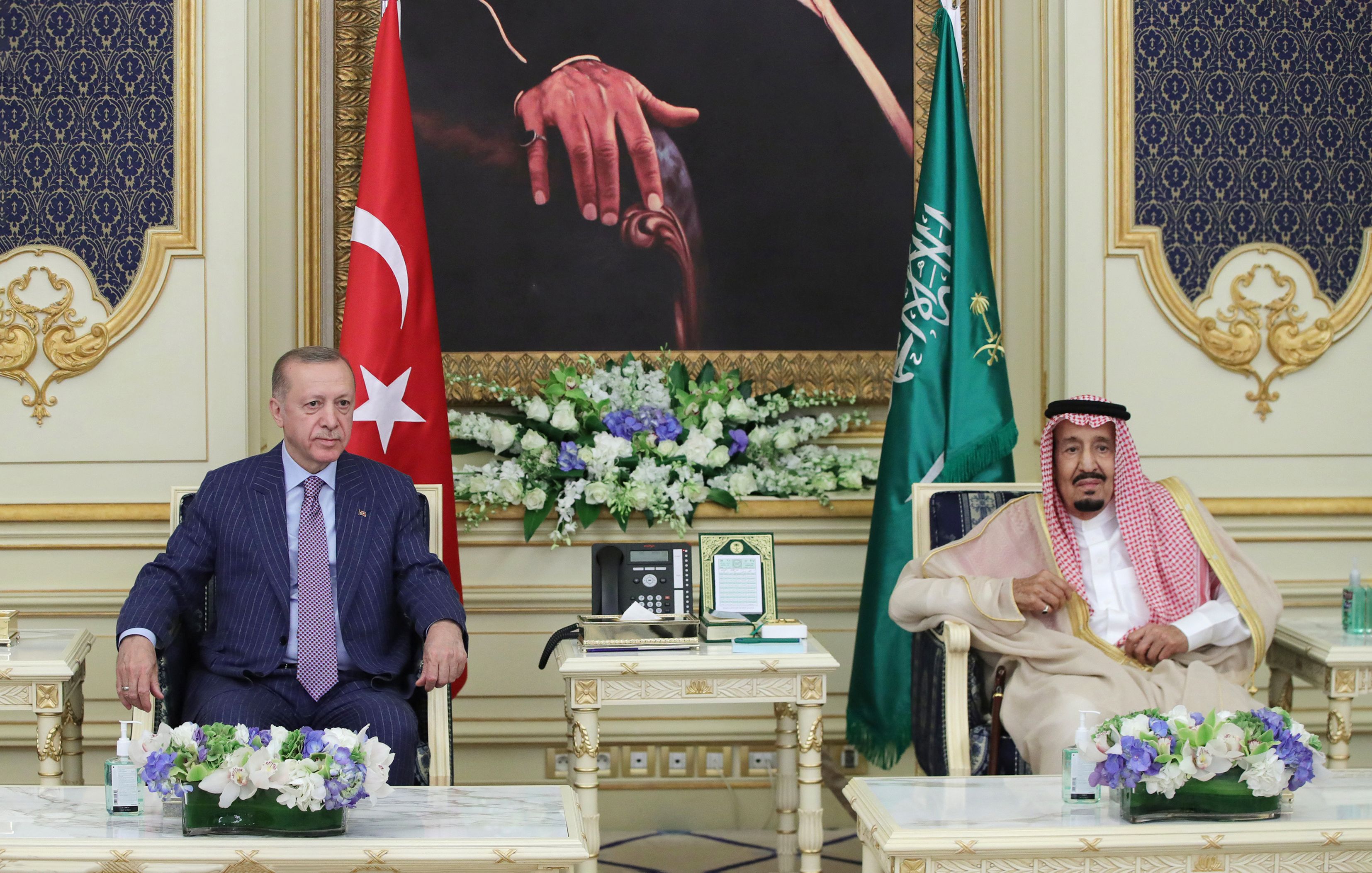 Tayyip Erdogan and Saudi King Salman bin Abdulazizin during their meeting in Saudi Arabia’s Red Sea coastal city of Jeddah