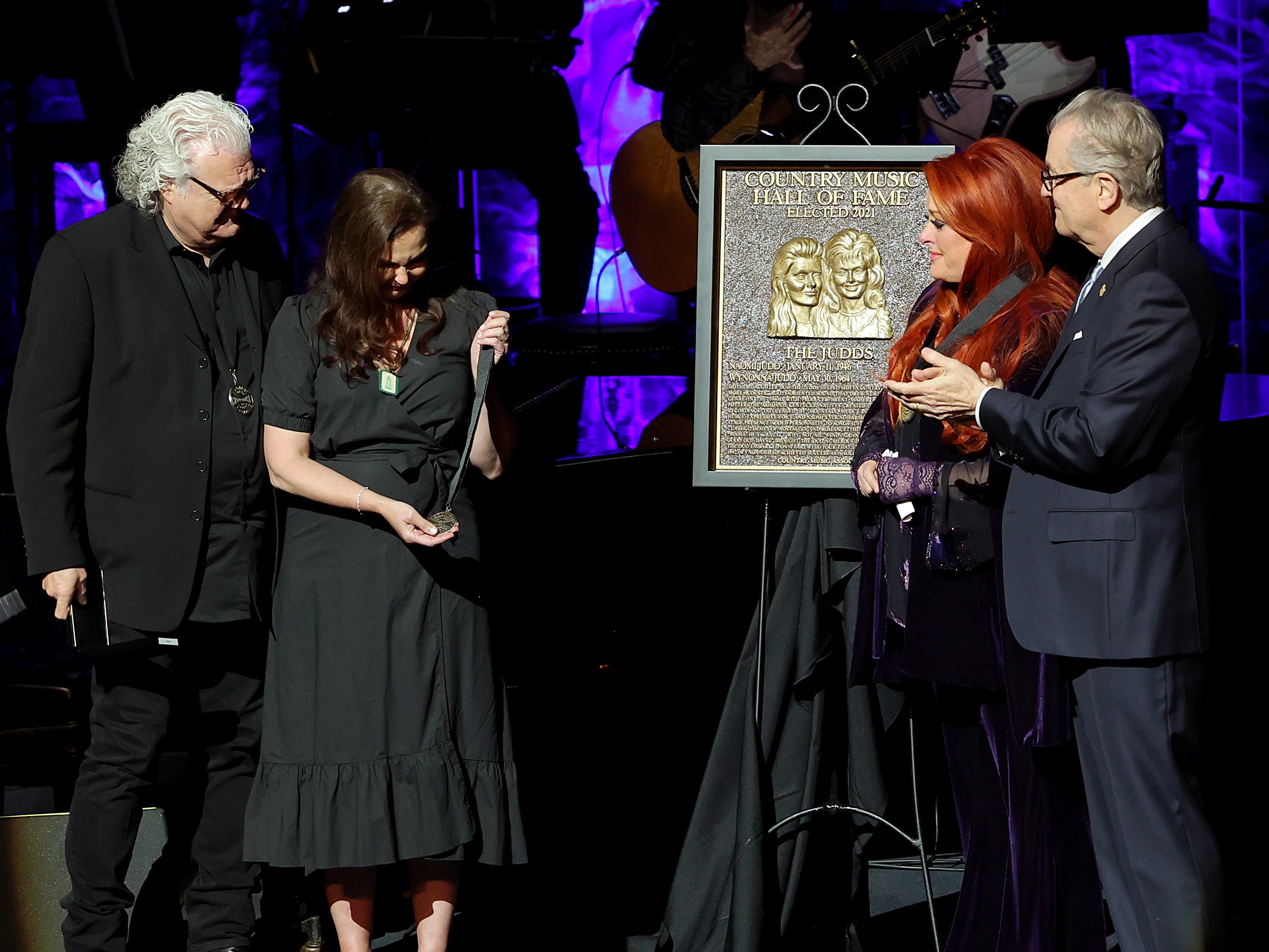 Naomi Judd inducted into Country Music Hall of Fame day after her death in emotional ceremony