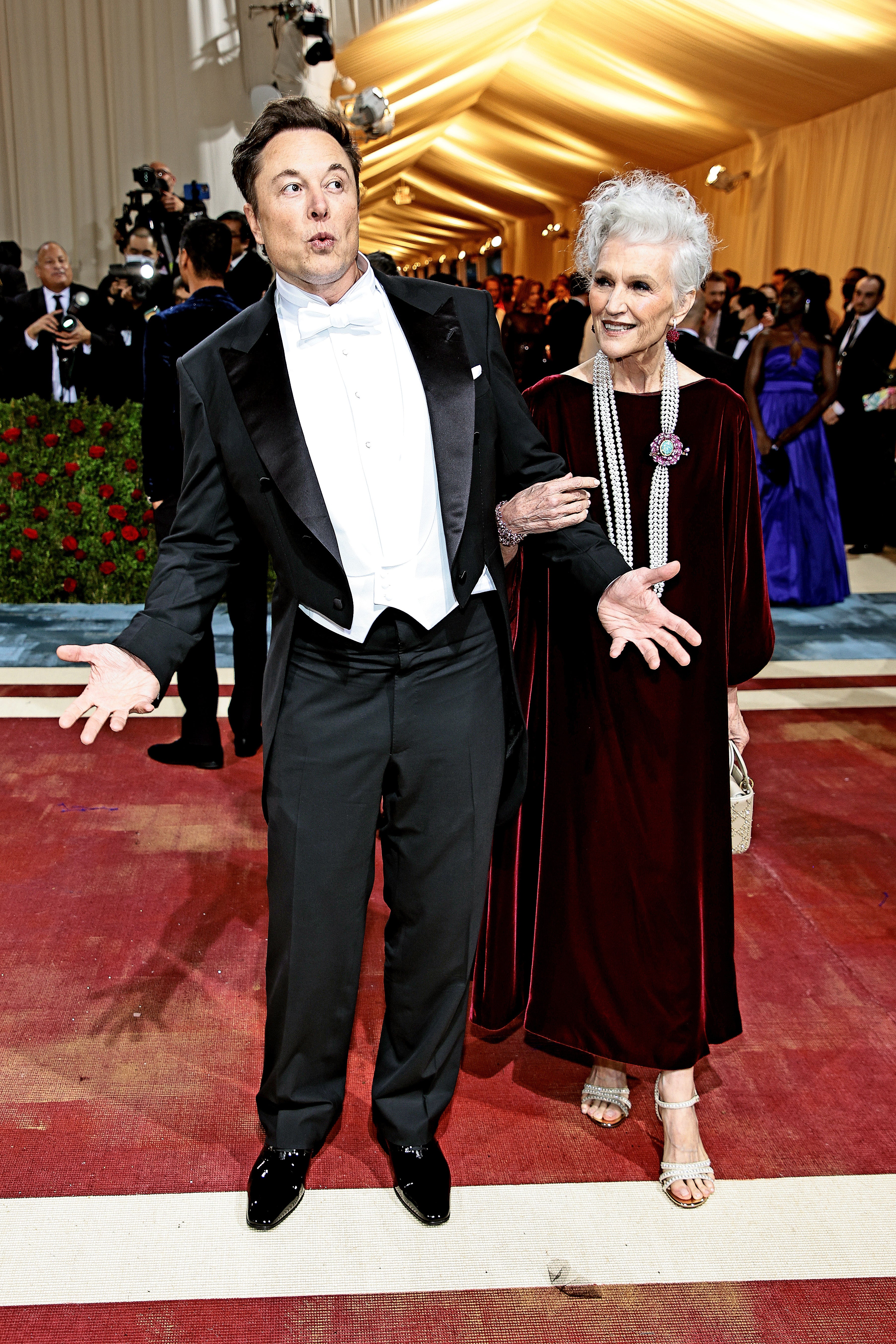 Elon Musk poses on red carpet at Met Gala