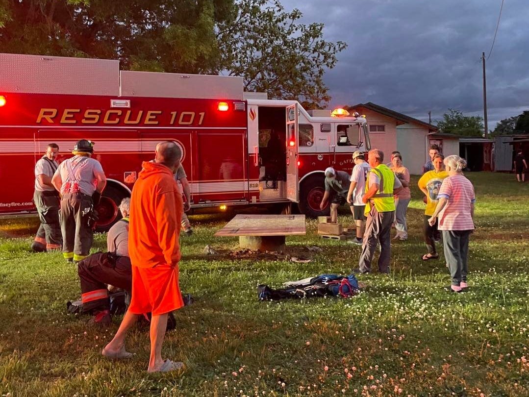 The Fire Department in Gaffney, South Carolina was able to rescue a cat teenager who fell 40 ft into a well