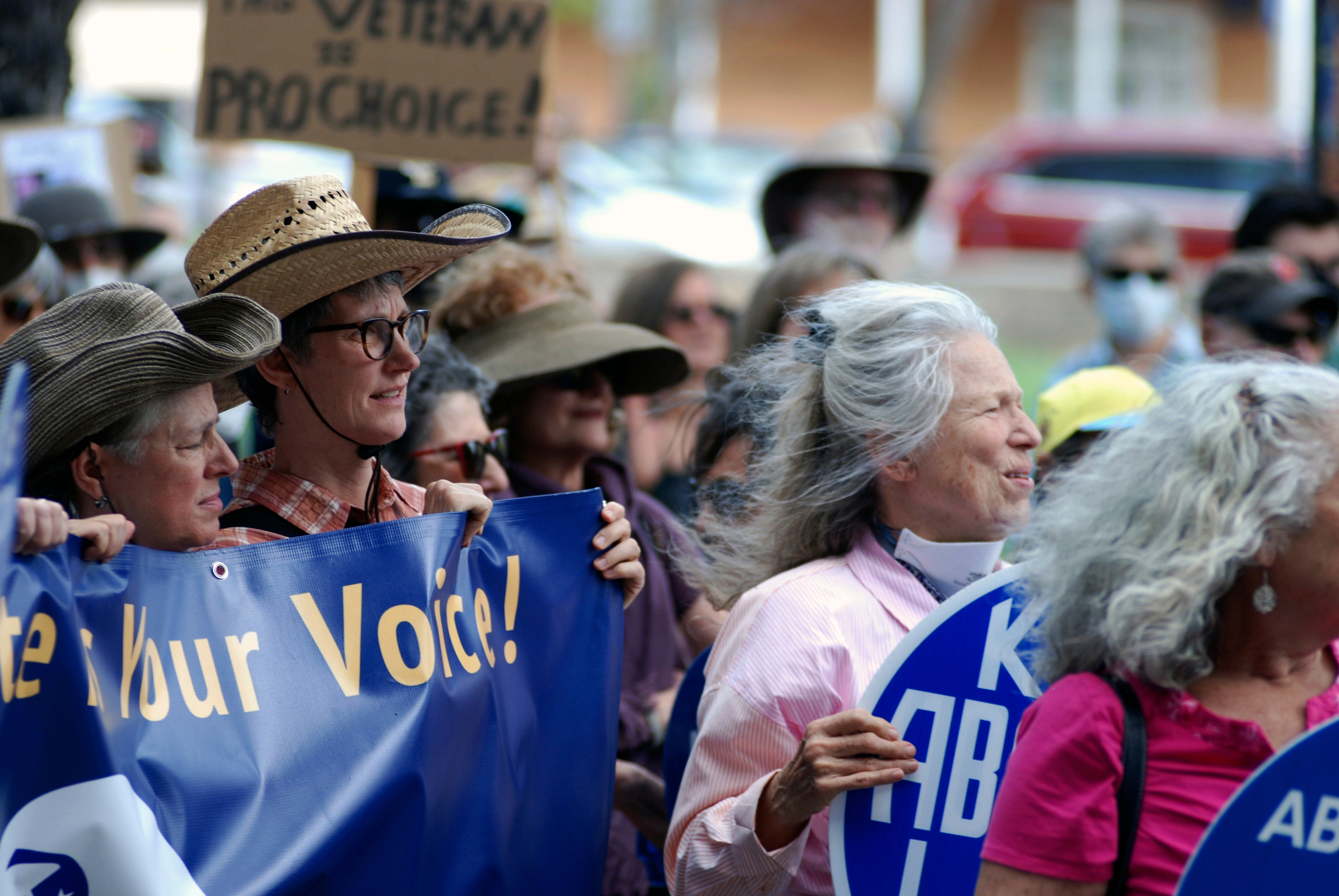 Pro-choice protesters rally outside a federal courthouse in Santa Fe, New Mexico, on 3 May