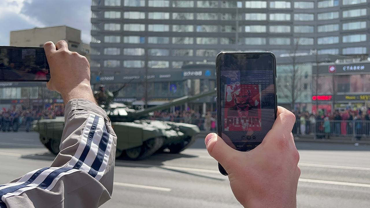 Andrei Molodkin says he live streamed to Red Square as Russian tanks passed