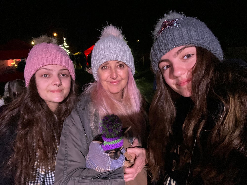 Angela and her daughters Violet and Saffy with Twiggy (Collect/PA Real Life)