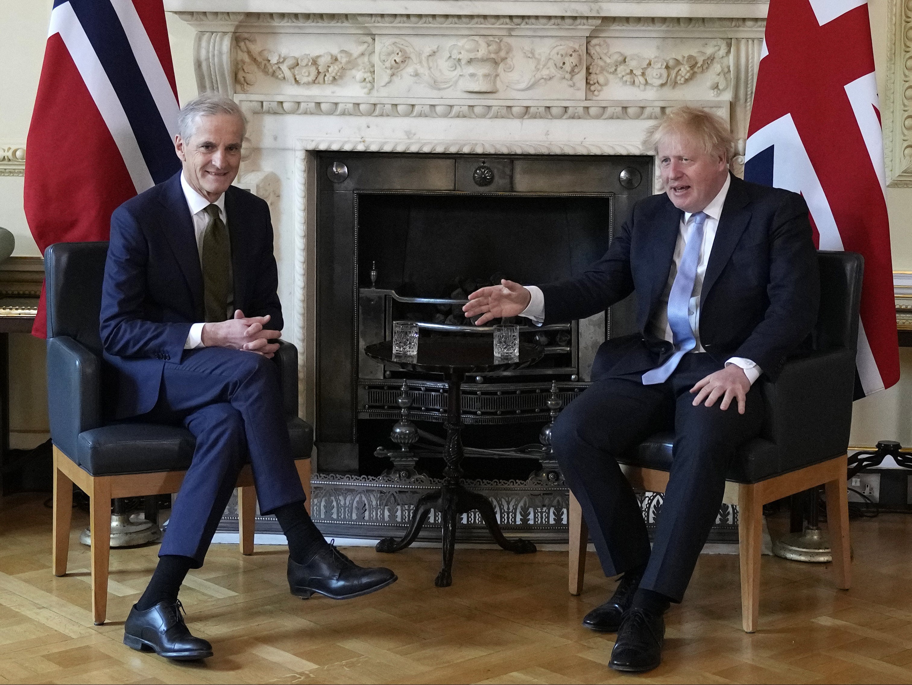 Mr Johnson [R] with Jonas Gahr Store at Downing Street