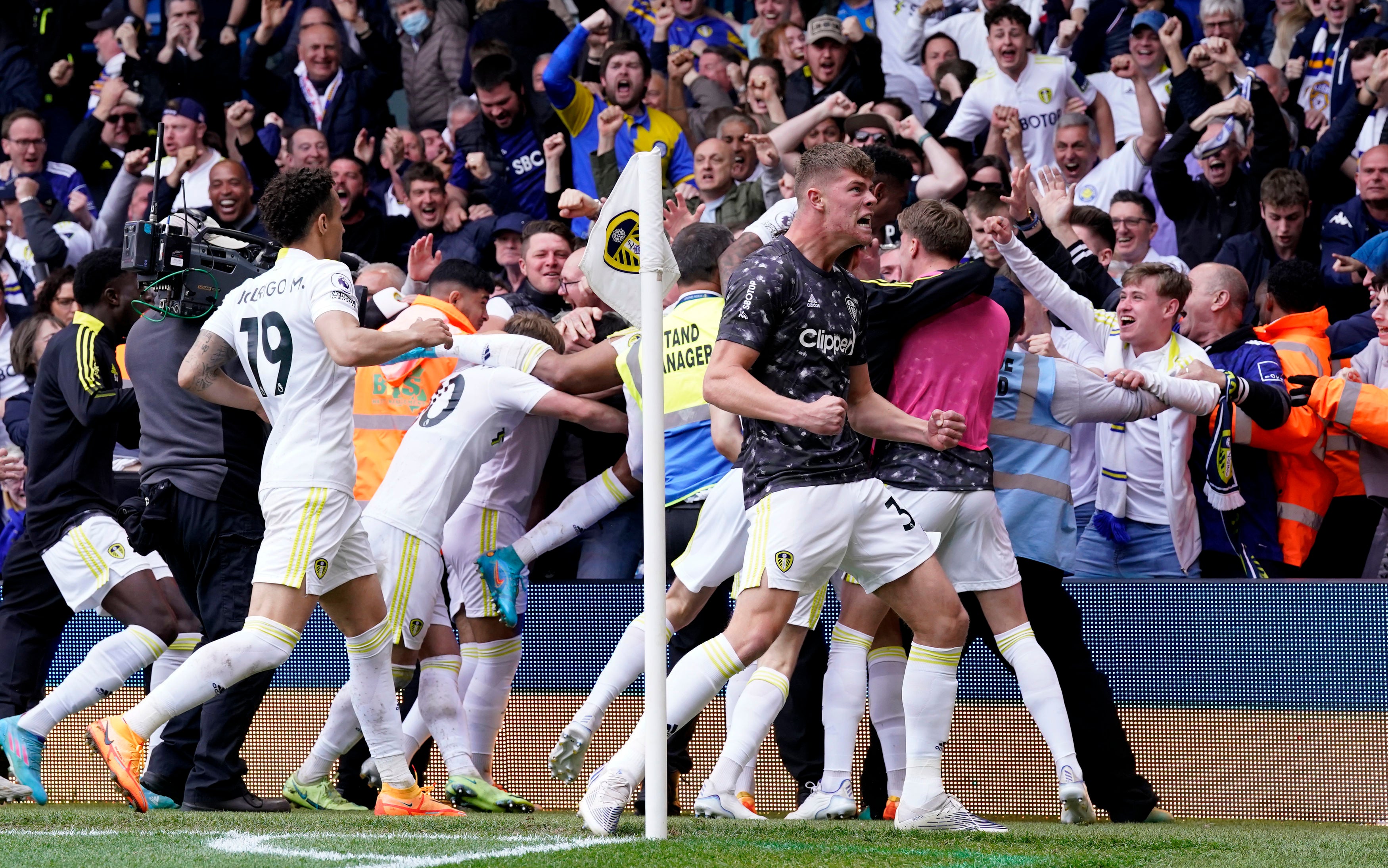 Leeds United celebrate with fans after Pascal Struijk scores