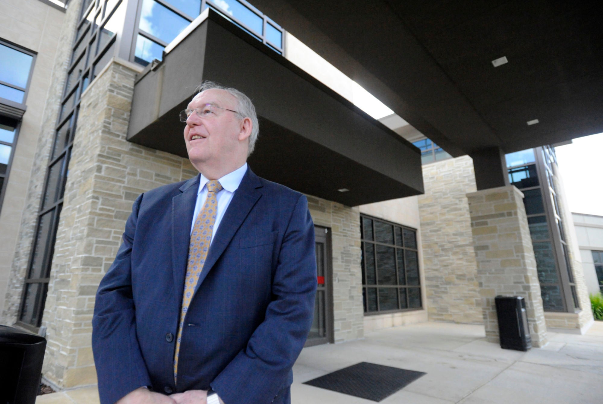 Virus Outbreak-Hospital Aid