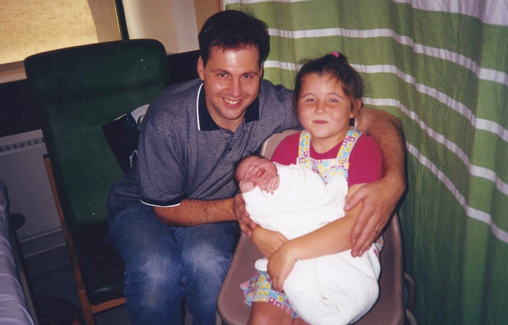 Alexandra with her sister and dad (Collect/PA Real Life)