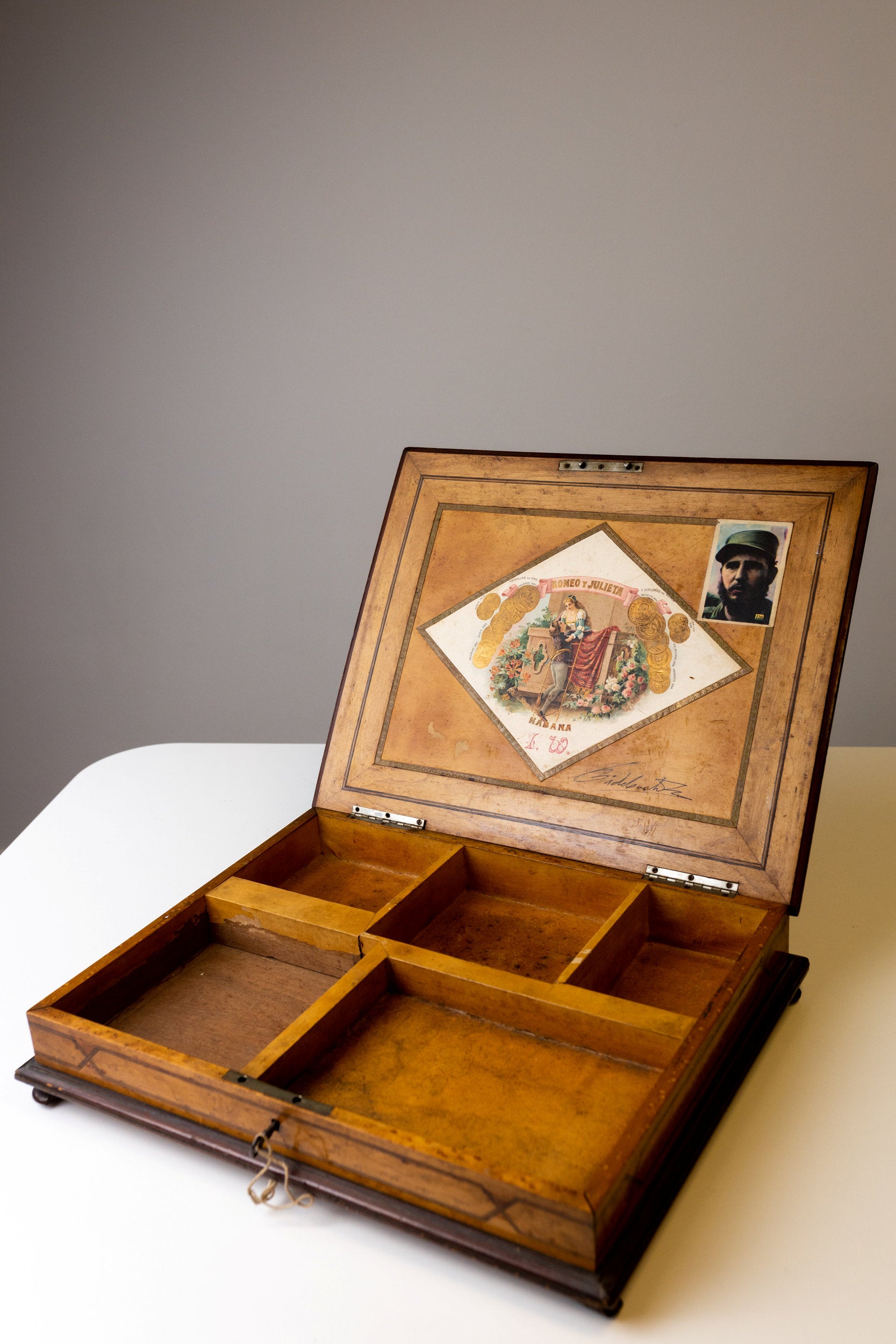 A cigar box designed to prevent Fidel Castro from assassination attempts