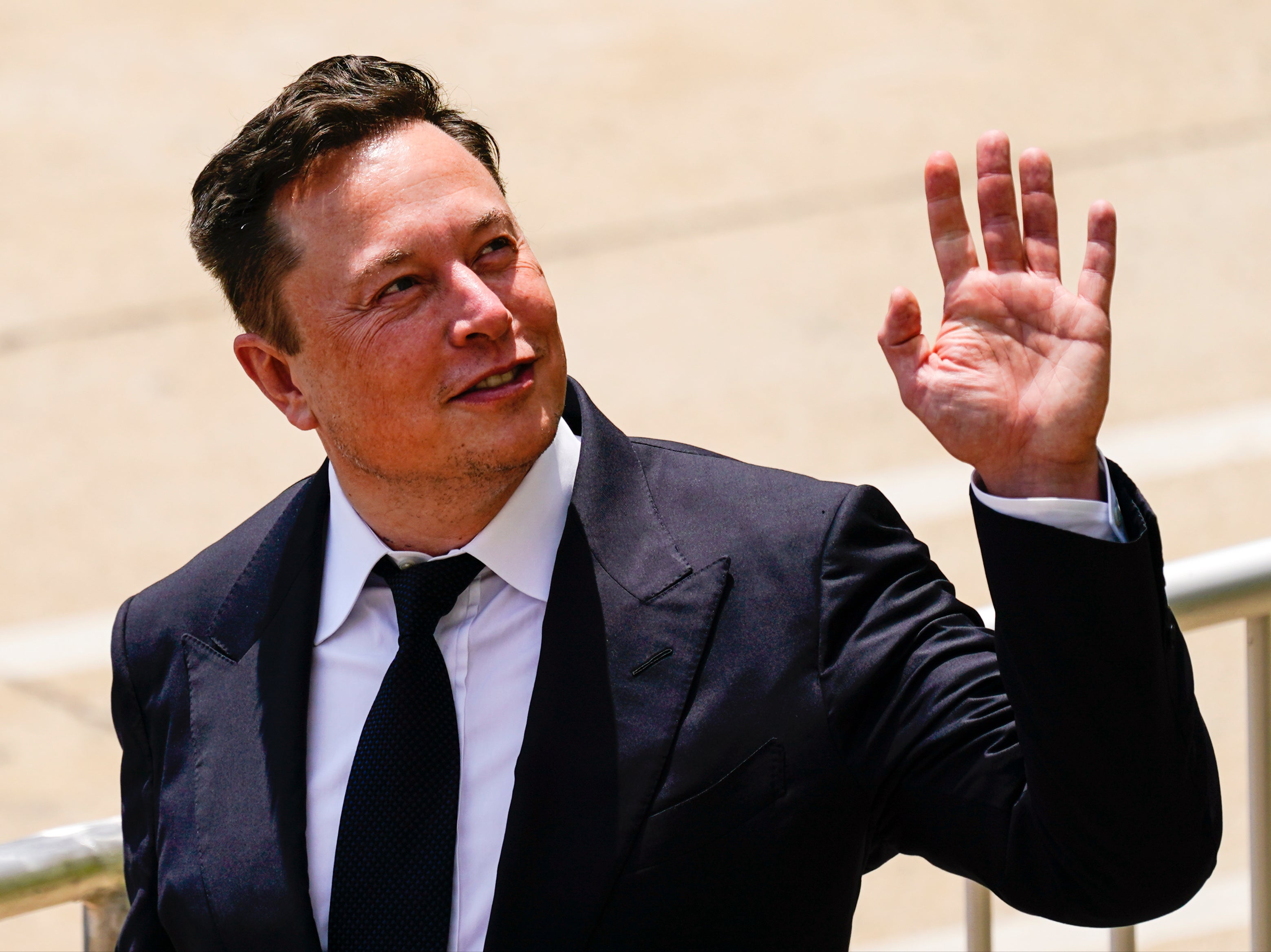 Elon Musk compares Biden to Anchorman and says he’s voting GOP at next election