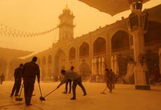 Huge sandstorms sweep across Middle East, leading to closure of schools and government offices