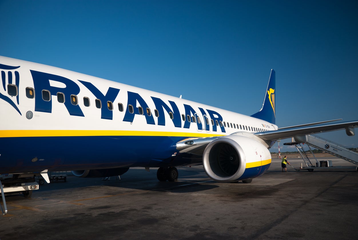 A Ryanair Boeing 737-800 at Pisa Airport