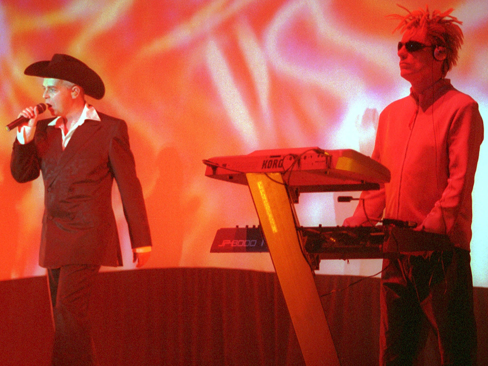 Pet Shop Boys performing in 2000