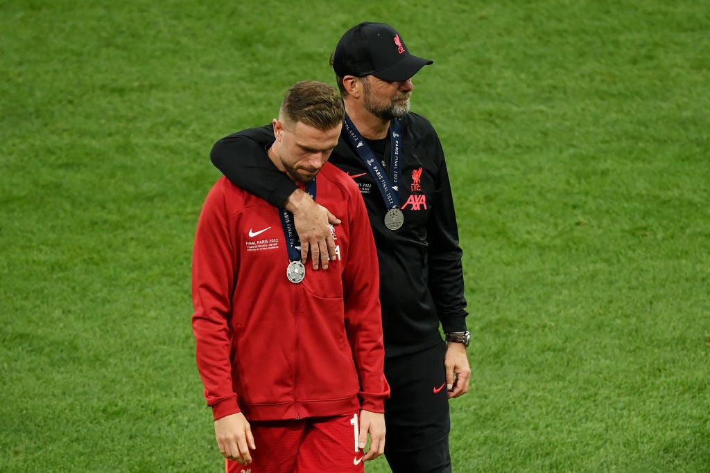 Jurgen Klopp consoles Jordan Henderson