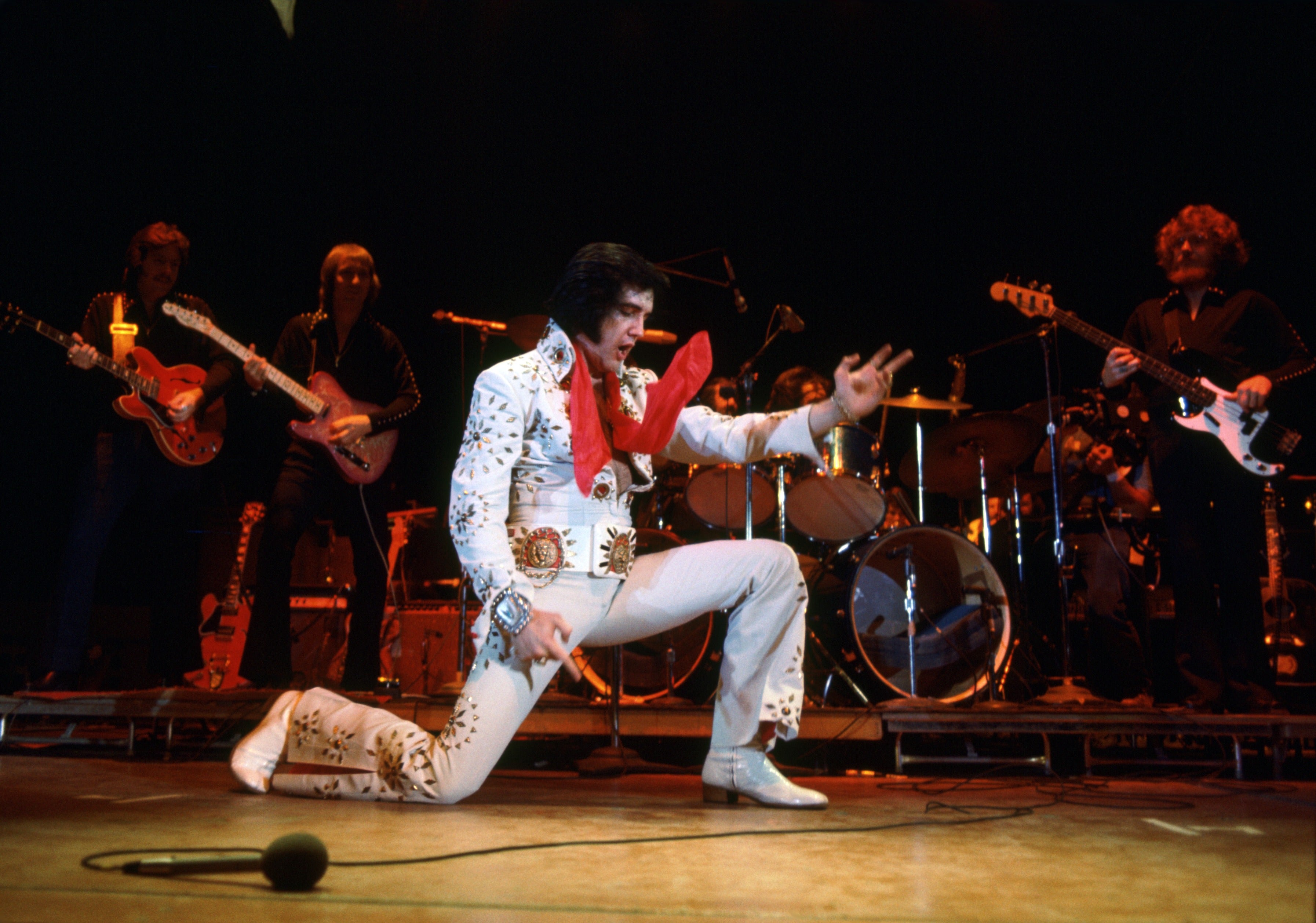 For the ultimate live experience, it’s time to go full Elvis via the white rhinestone jumpsuit glorydays of Elvis on Tour