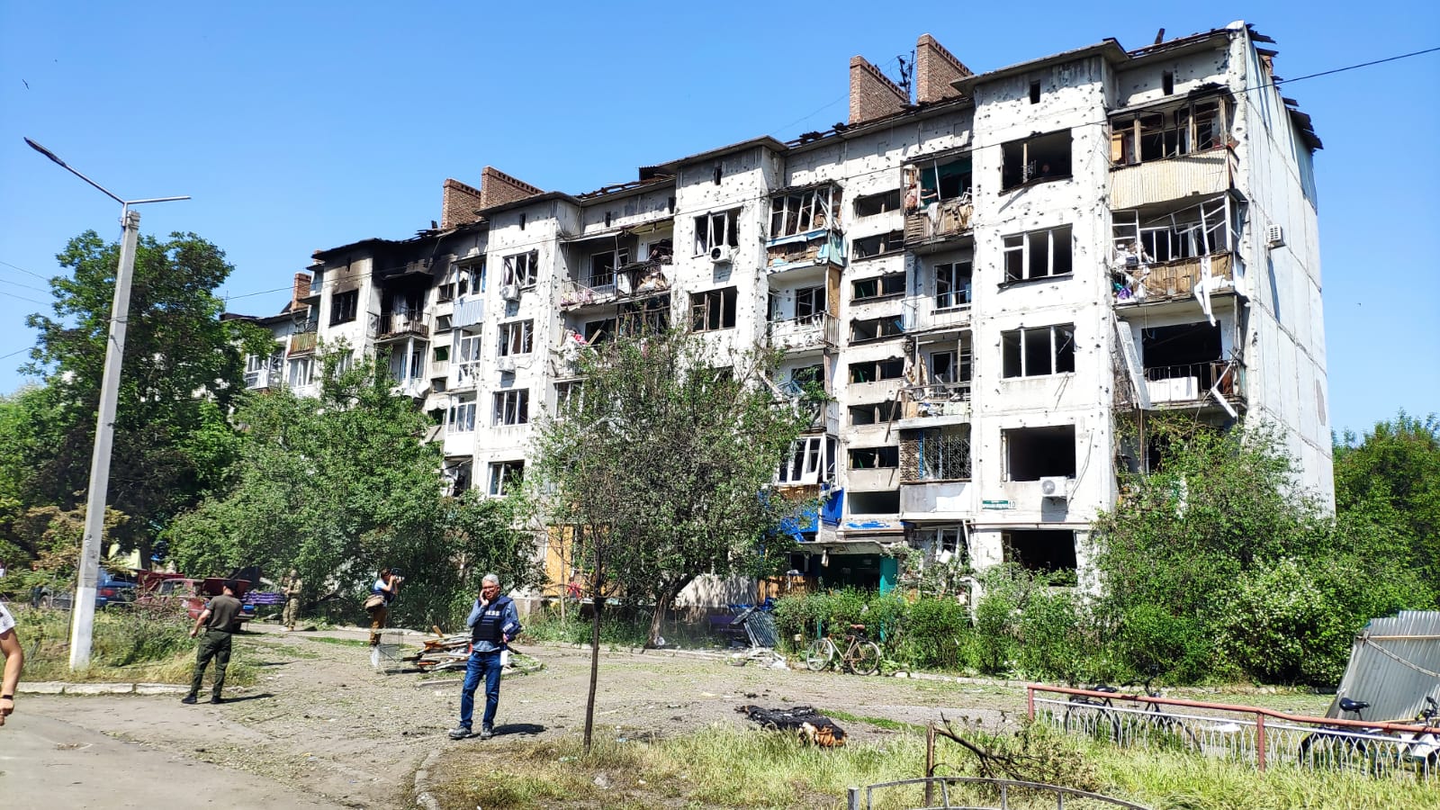 Residents on Yaroslava Mudroho Street in Slovyansk were attacked by Russian forces