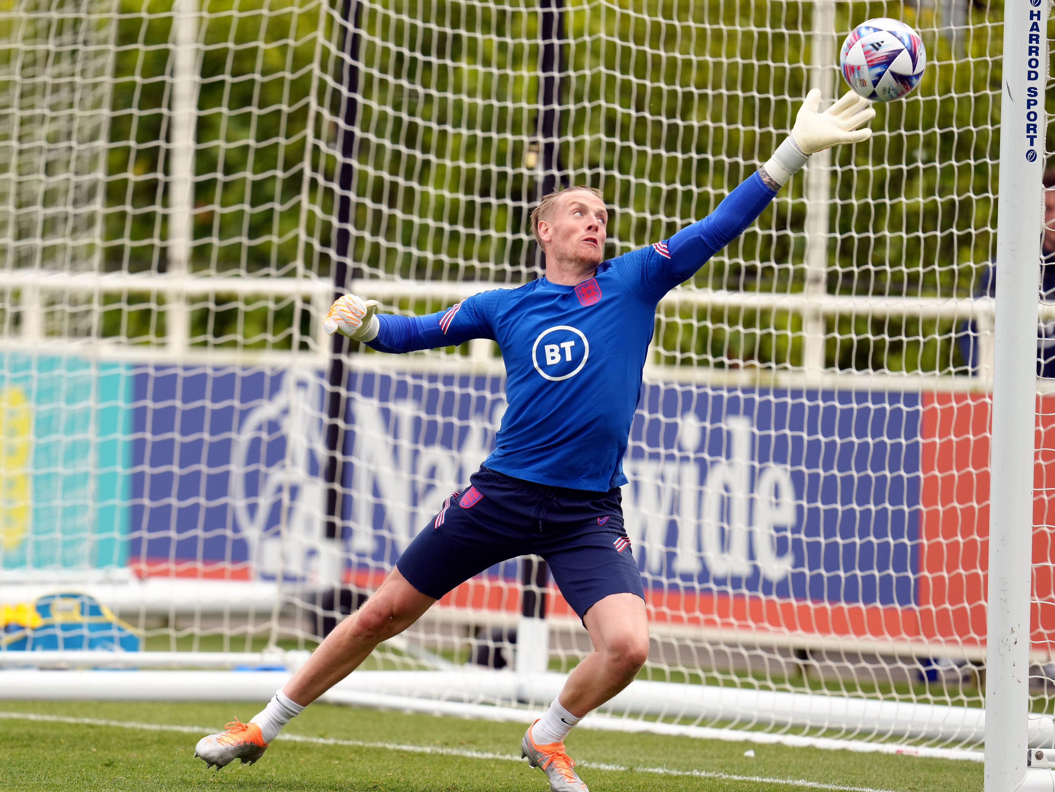 Pickford remains England’s No 1