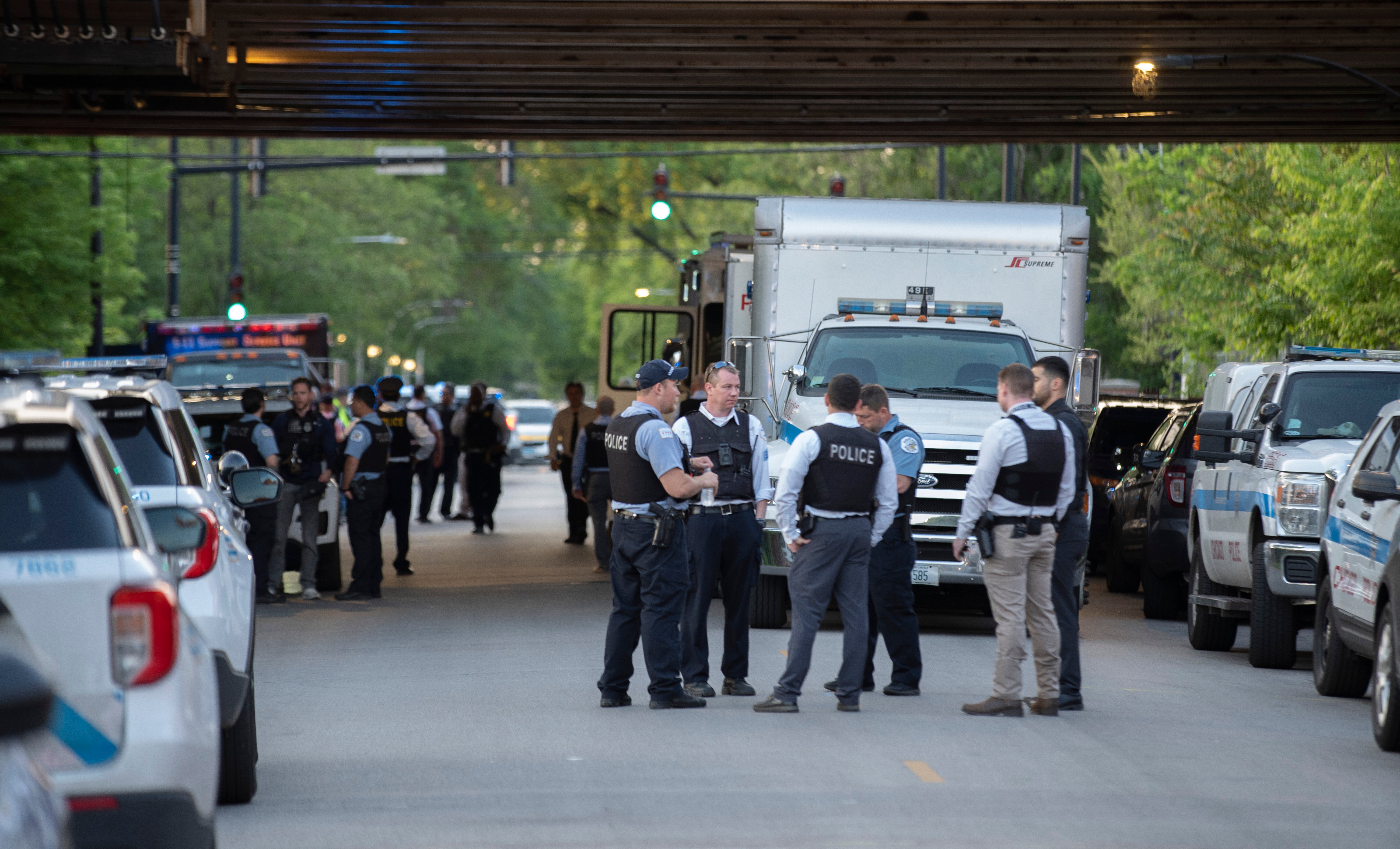 Officer Shot Chicago