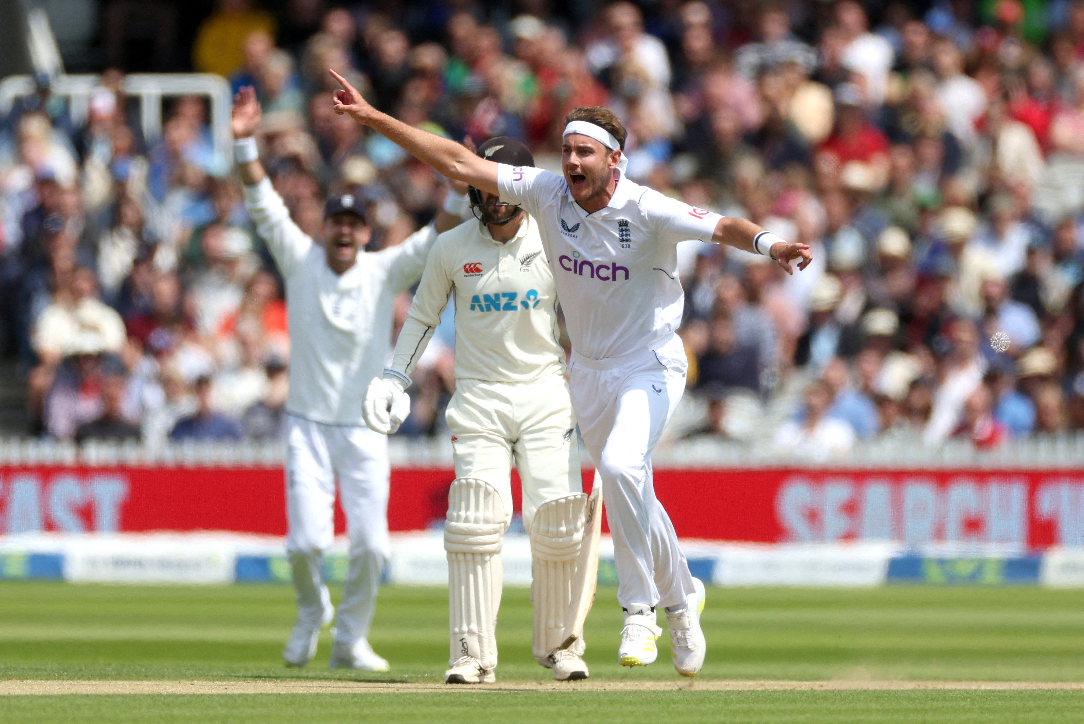 Stuart Broad celebrates the wicket of Colin de Grandhomme