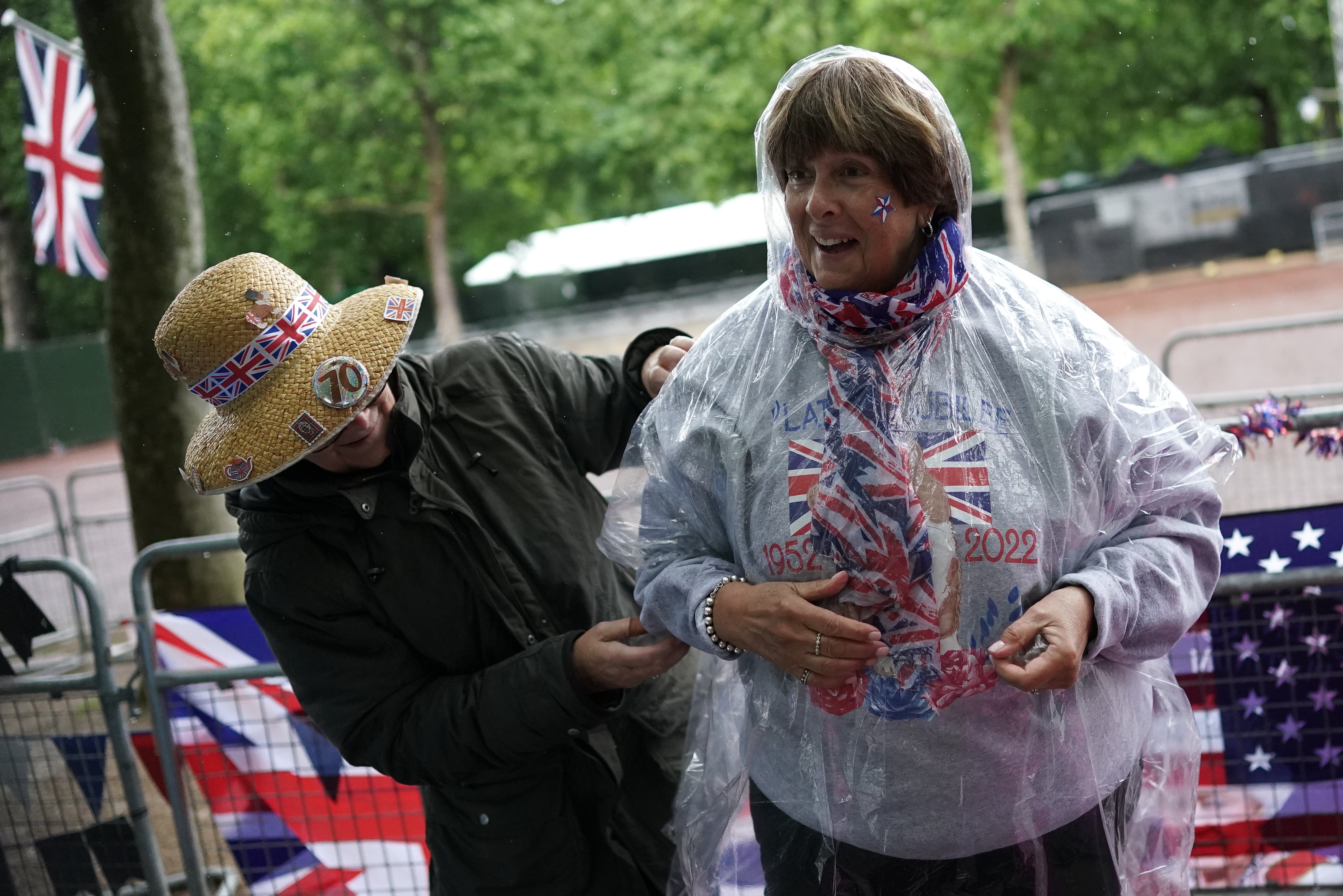 The end of the Queen’s Platinum Jubilee weekend is facing two yellow weather warnings.