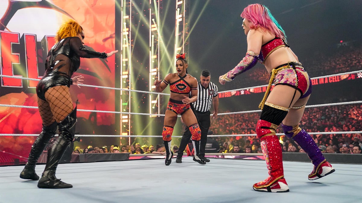 The Raw Women’s title match was an incredible opener