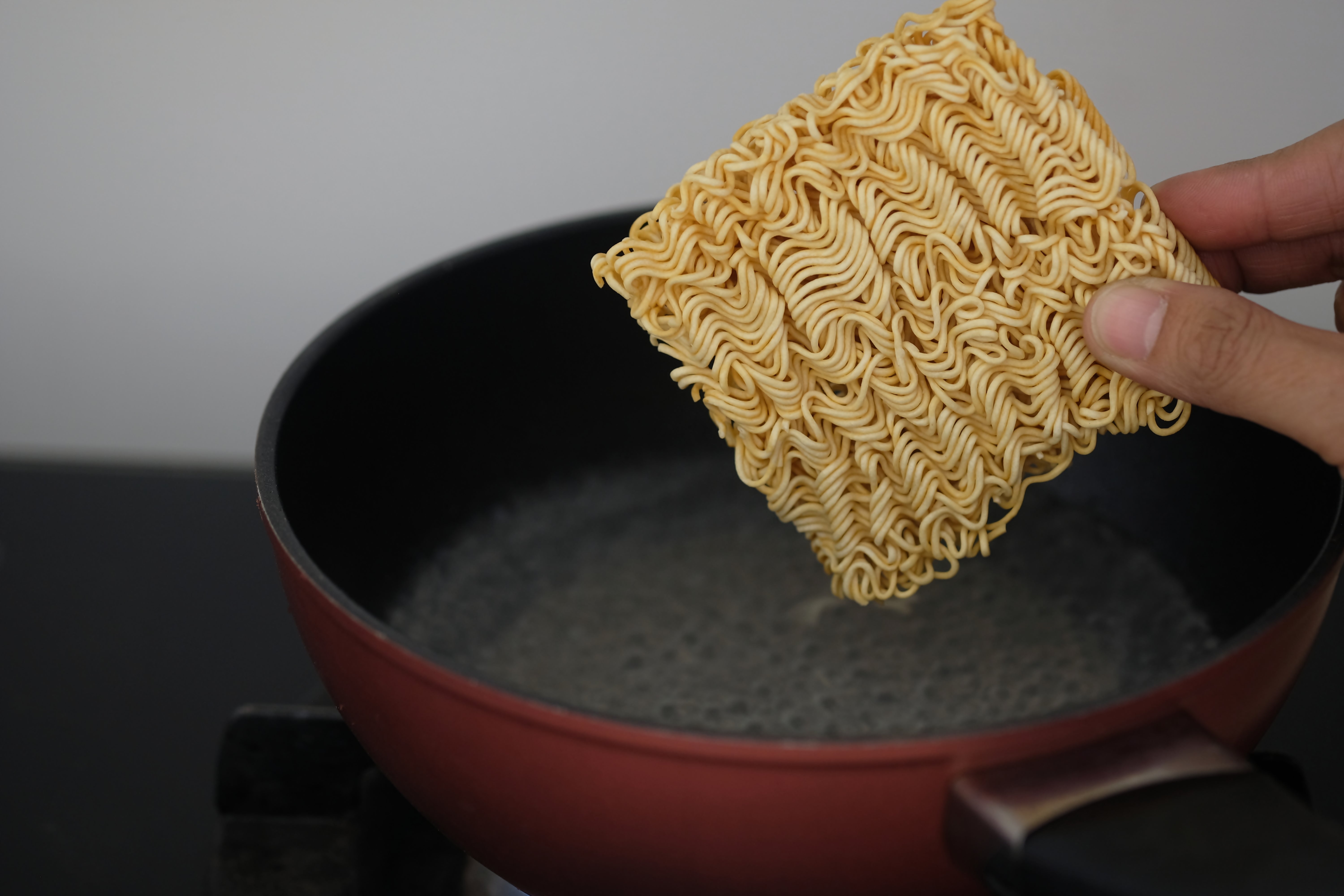 Instant noodles are low in fibre