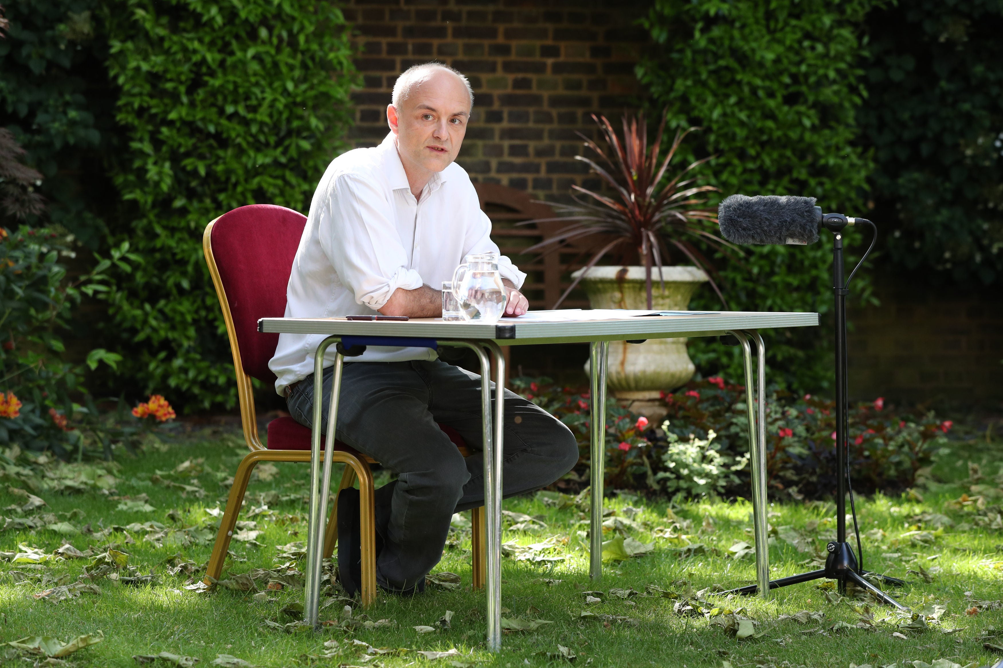 Cummings holds press conference in Downing Street rose garden amid scandal