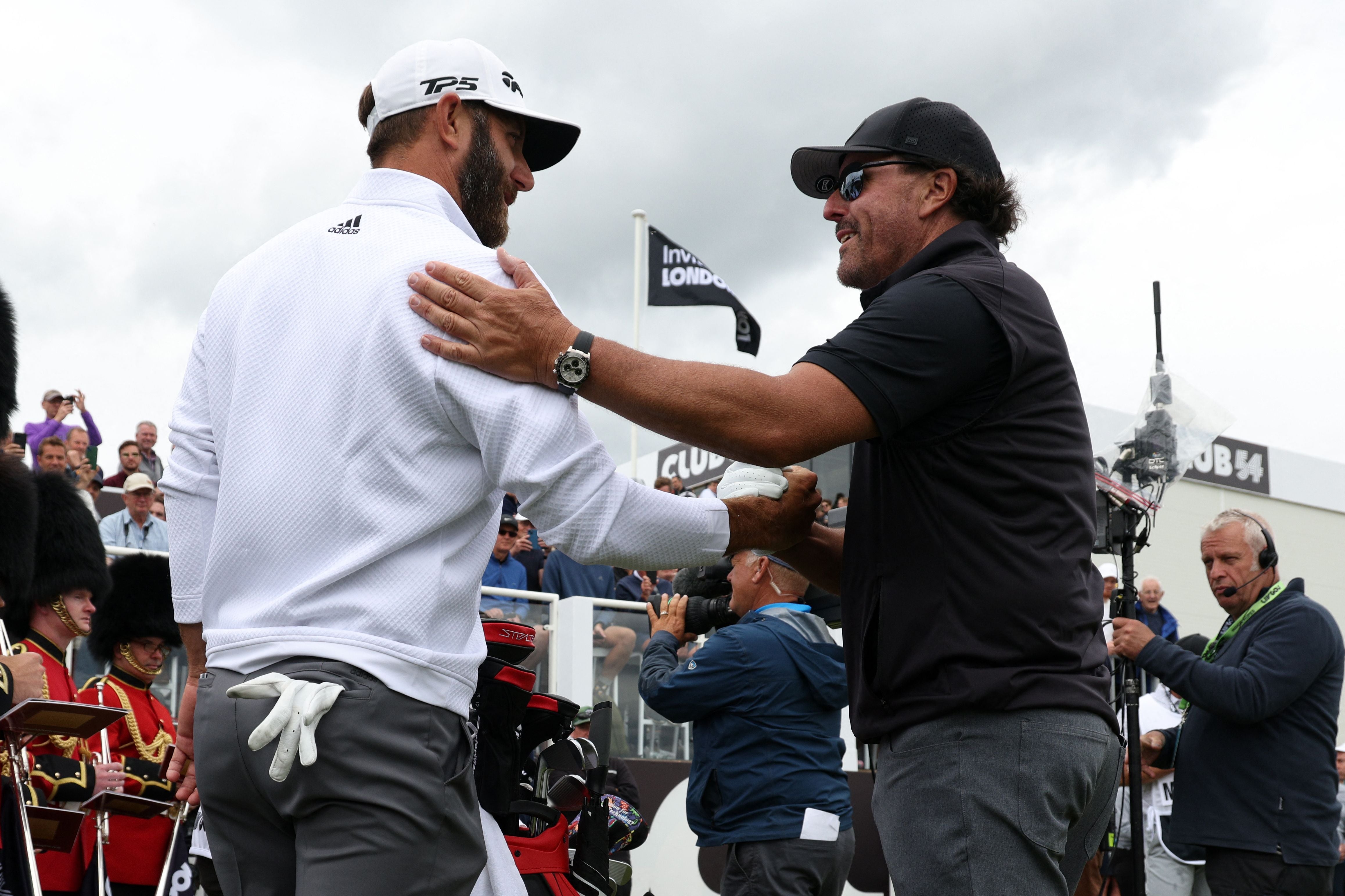 Dustin Johnson and Phil Mickelson will be allowed to tee it up at St Andrews’ next month