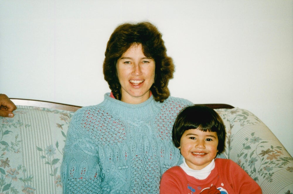 Marie Temara, as a child, with her mum, Christine Temara, in 1996 (Collect/PA Images)