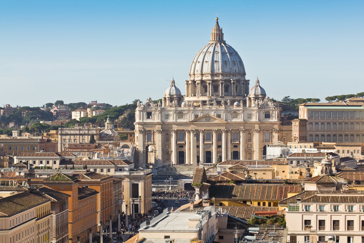 Cycle up to the steps of St Peter’s Basilica