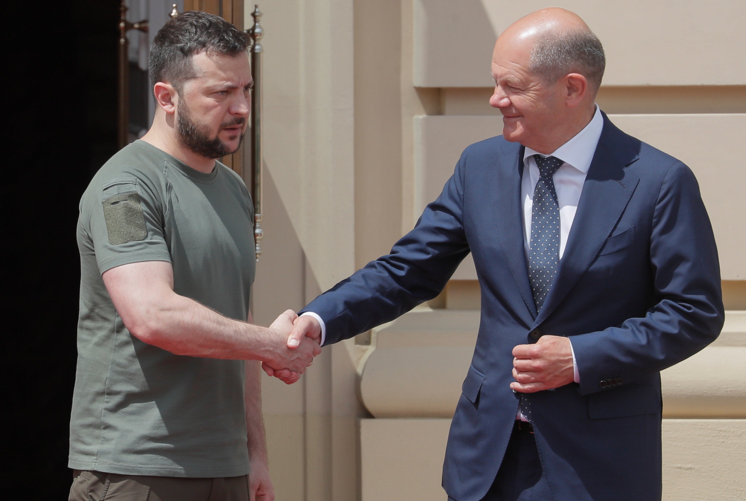 Volodymyr Zelensky welcomes German chancellor Olaf Scholz