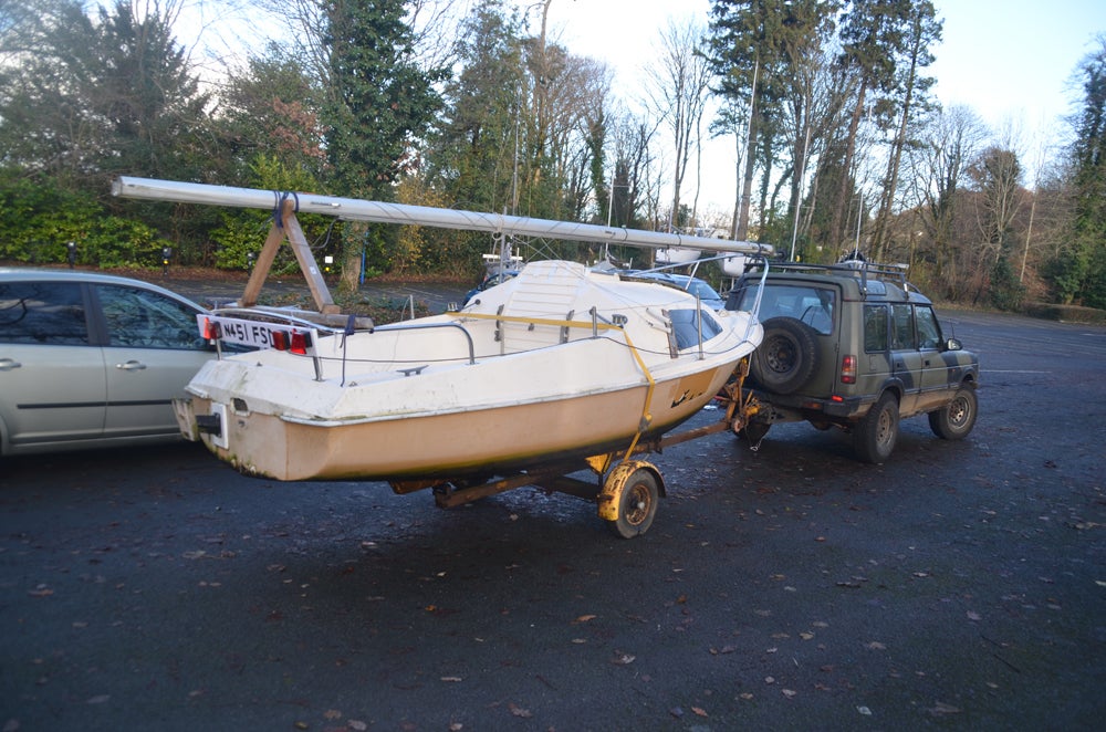 17 foot sailboat (Collect/PA Real Life)