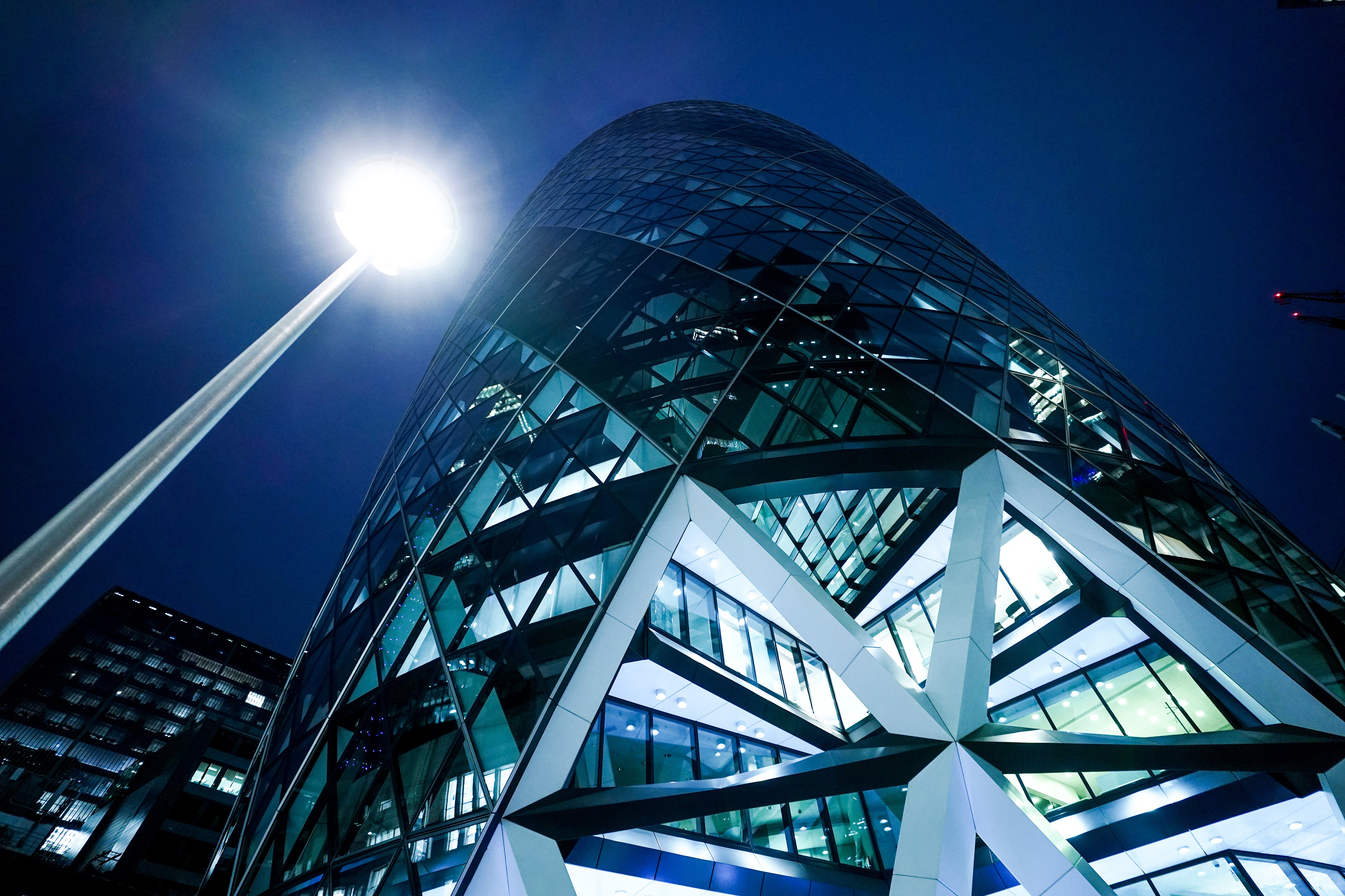 Shares struggled during a sweltering day in London (Ian West/PA)