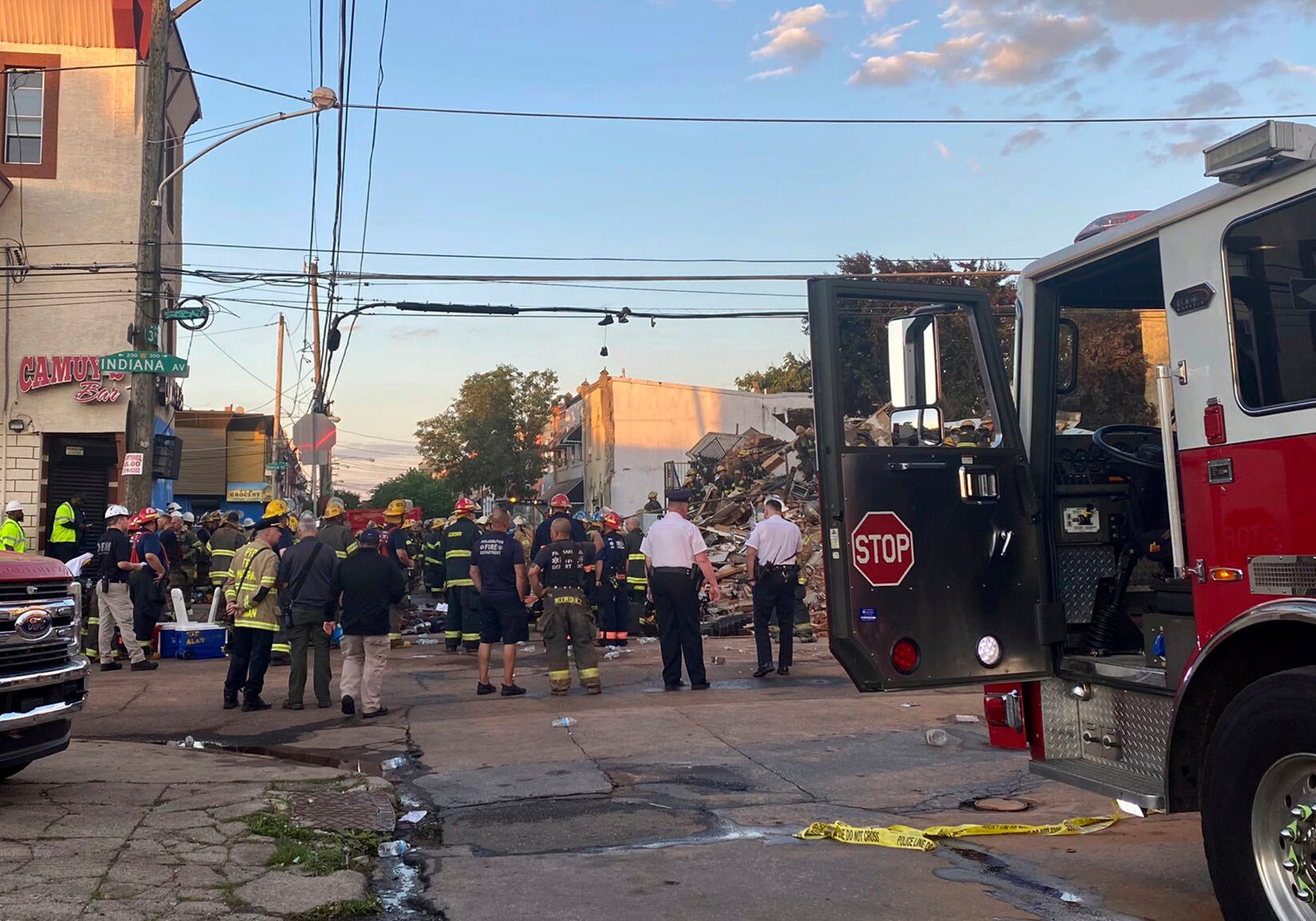 Philadelphia-Firefighters-Trapped