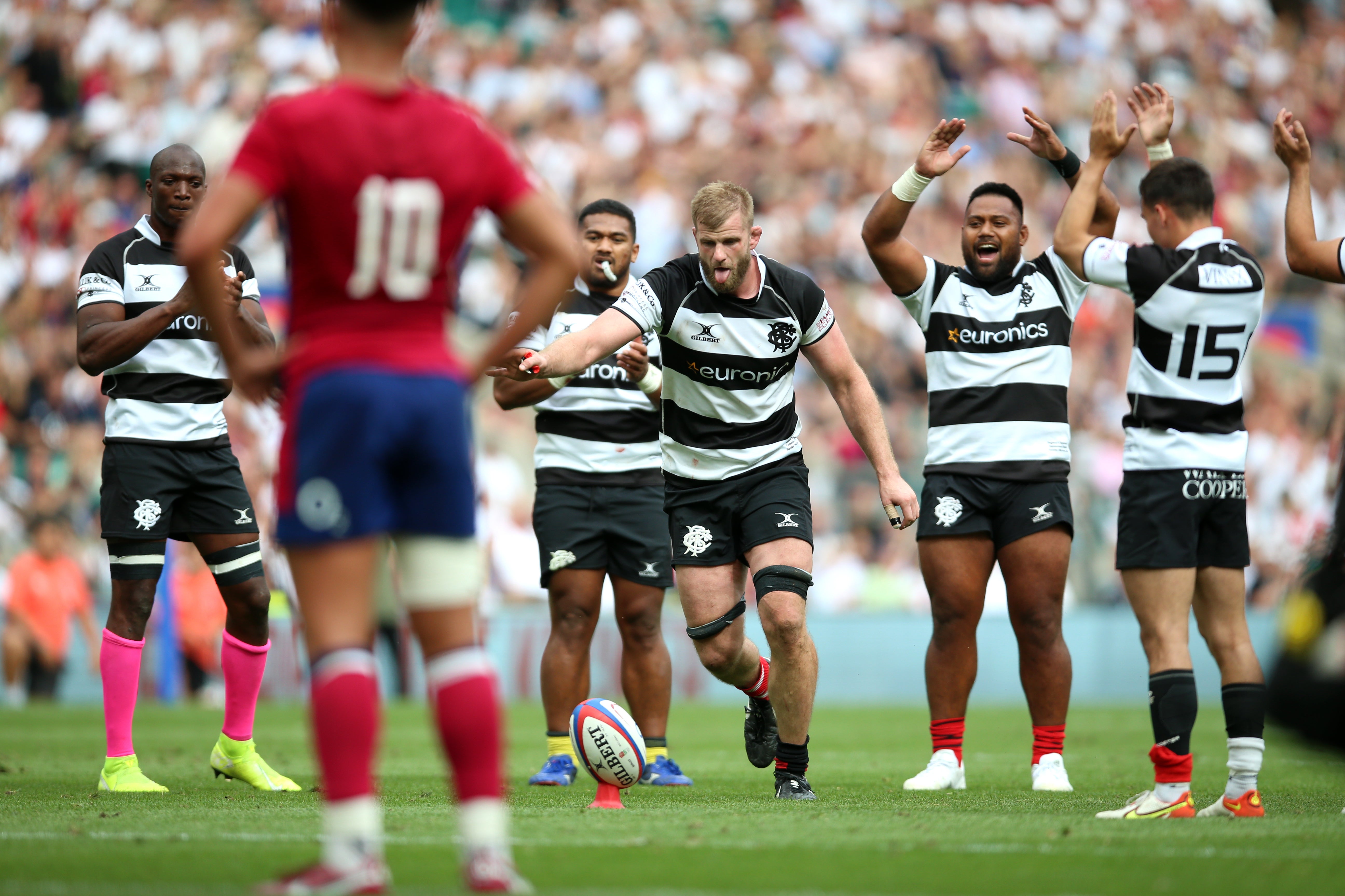 George Kruis kicks a conversion